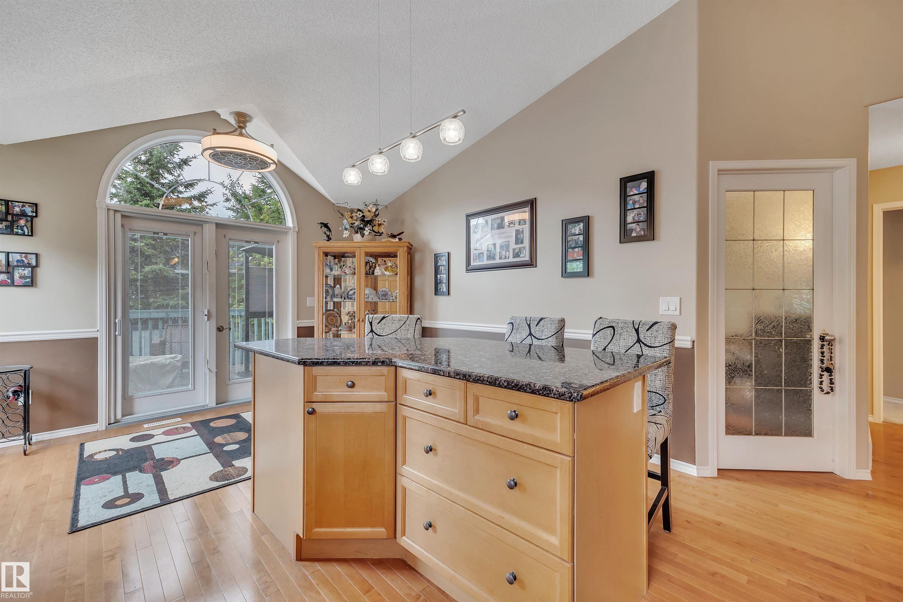 Photo 19 at 6 - 102 Bridgeport Crossing, Bridgeport, Leduc
