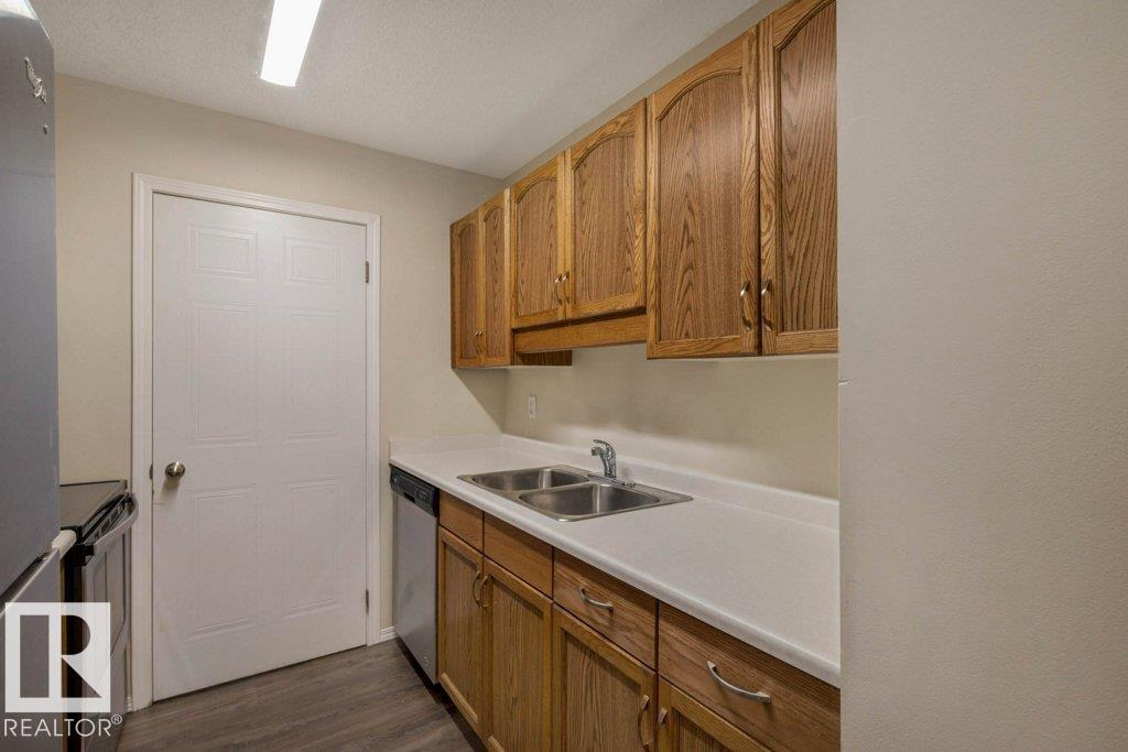 Photo 8 at 110 - 15503 106 Street NW, Beaumaris, Edmonton