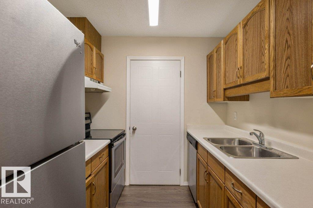 Photo 9 at 110 - 15503 106 Street NW, Beaumaris, Edmonton