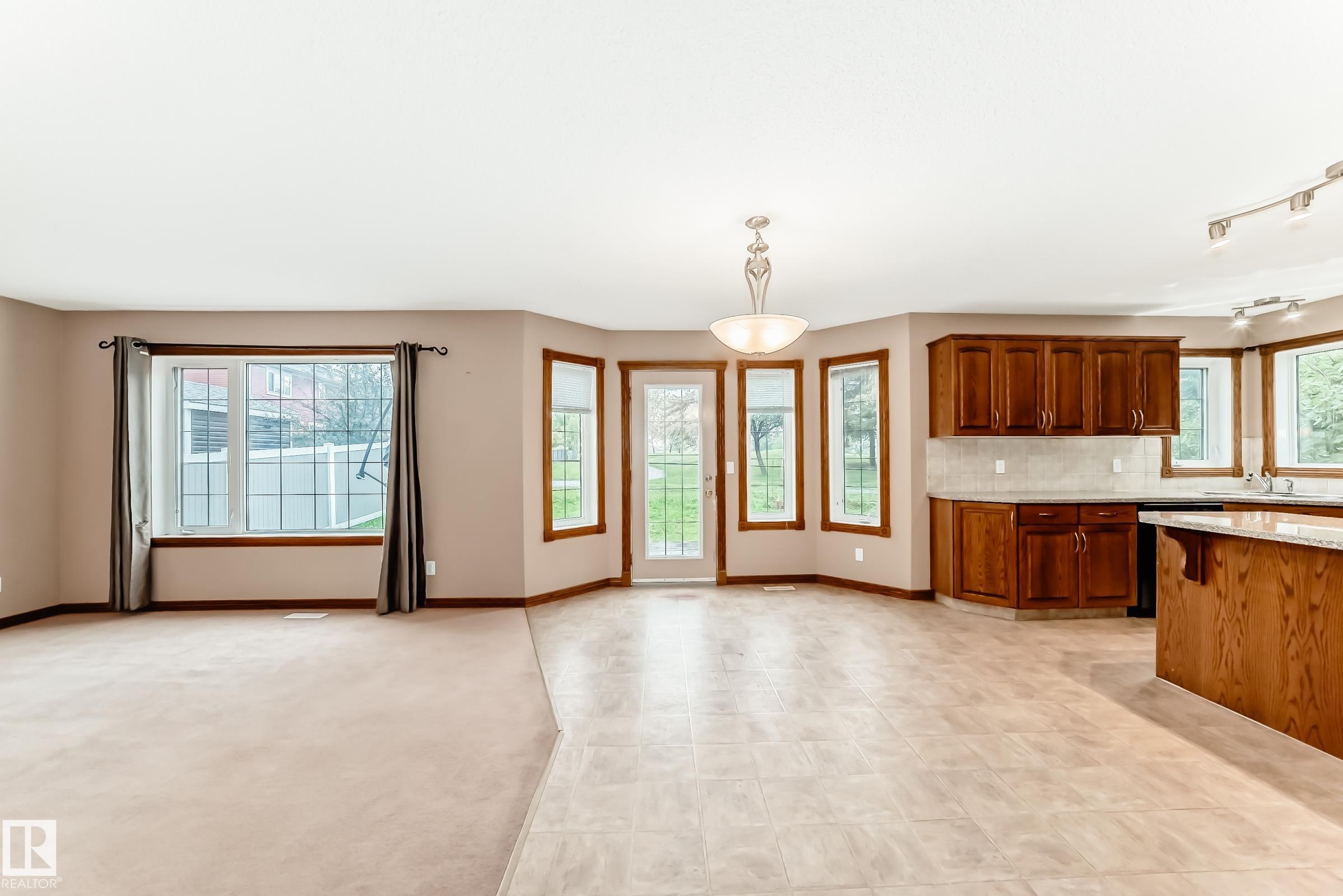 Photo 10 at 204 Reichert Drive, Coloniale Estates, Beaumont