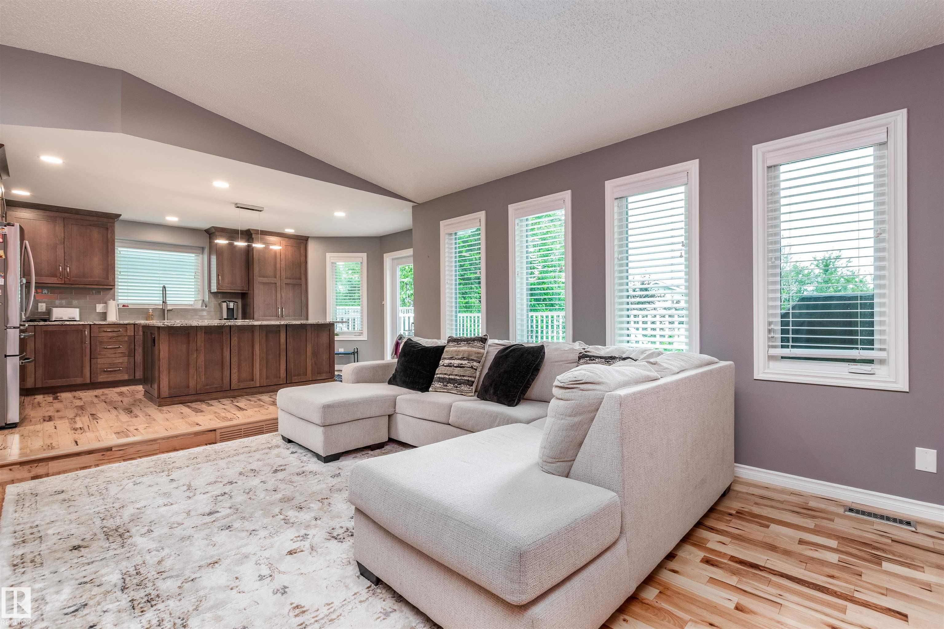 Photo 13 at 8 Carmel Close, Craigavon, Sherwood Park