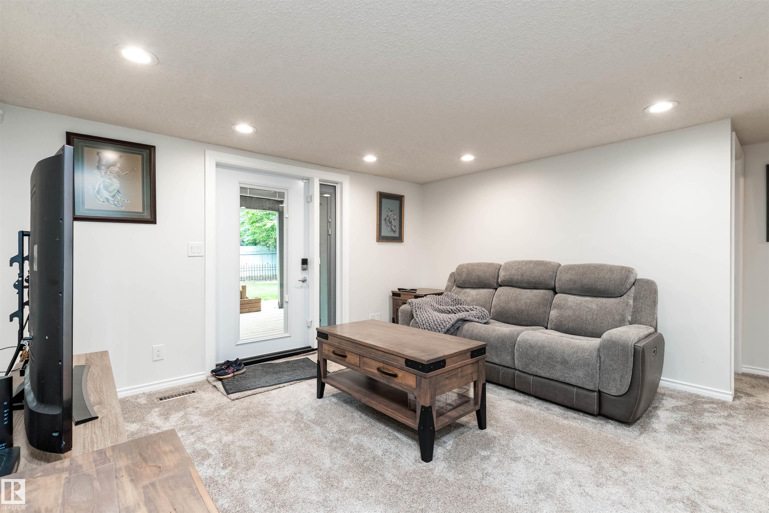 Photo 27 at 8 Carmel Close, Craigavon, Sherwood Park