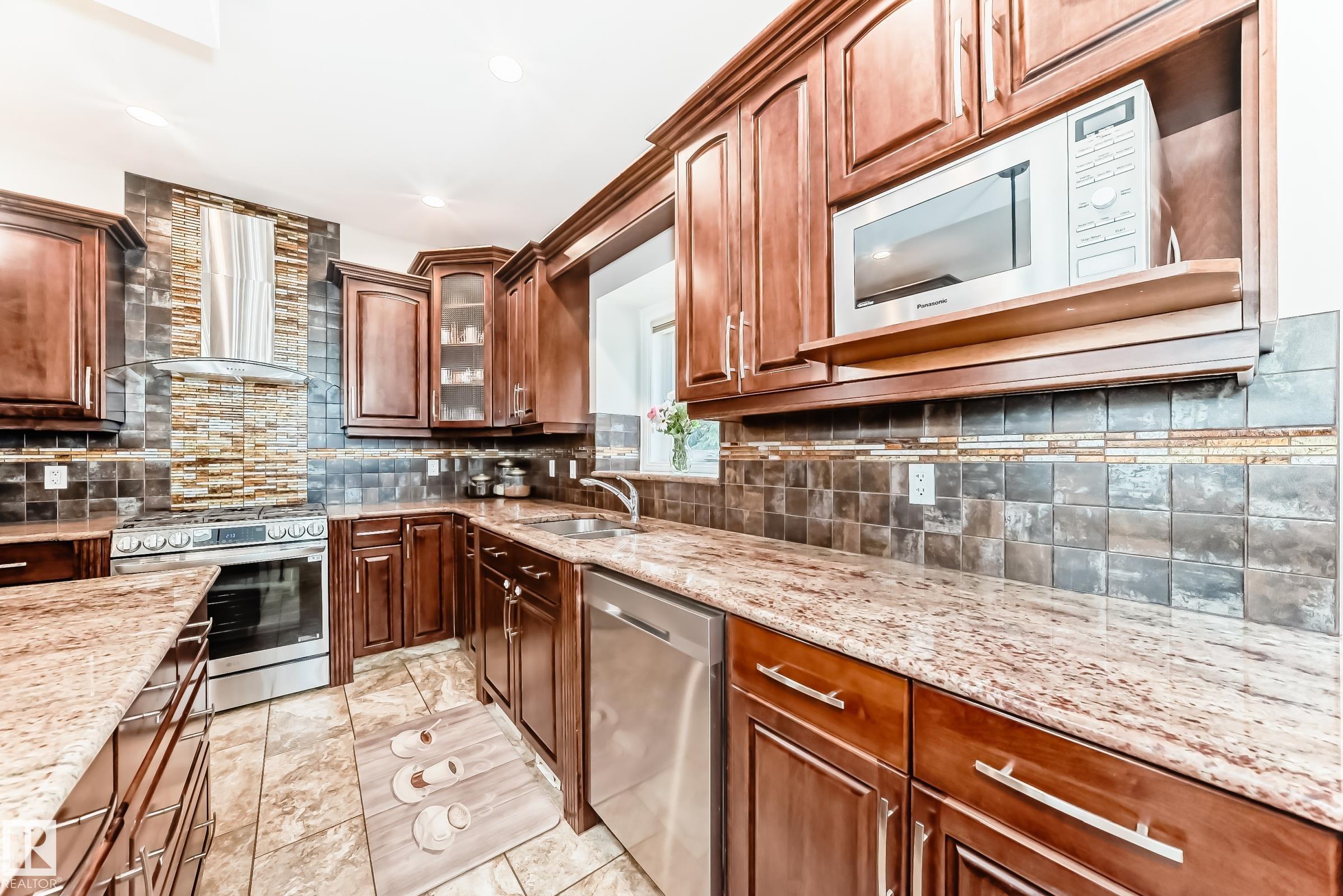 Photo 15 at 49 Loiselle Way, Lacombe Park, St. Albert