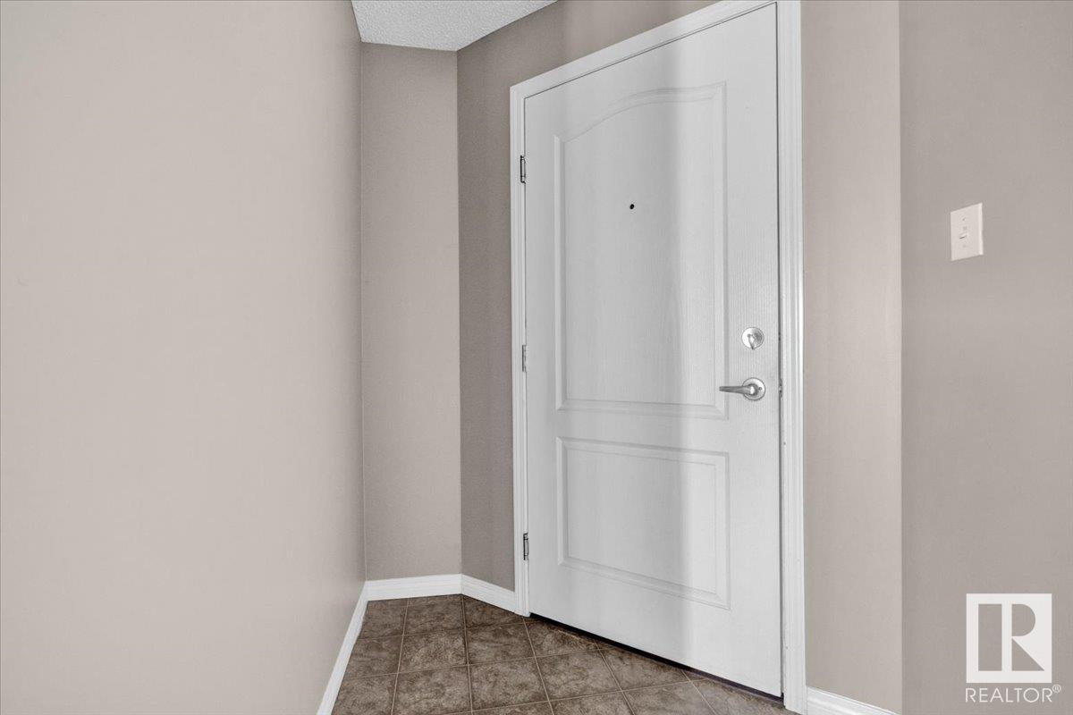 http://cdnparap120.paragonrels.com/ParagonImages/Property/p12/RAE/225362161/8/0/0/c96233081e135e1af339ff48bc3972b2/1/fecdb94eb9521ac4f13d9cfa8585f11a/225362161-aa9d3728-d8db-4959-85b0-1baff11adfb8.JPG