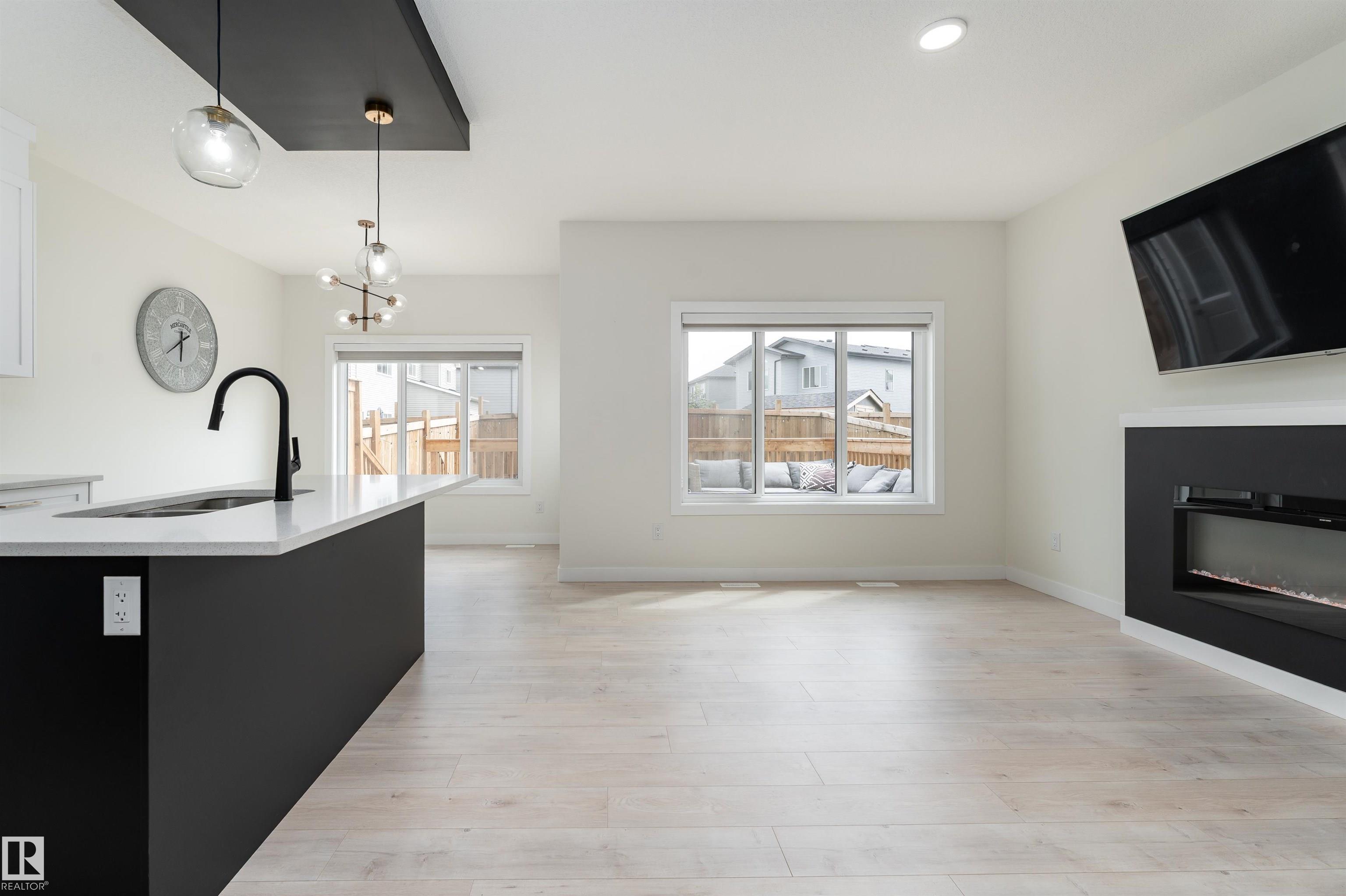 Photo 13 at 112 Bluff Cove, Black Stone, Leduc