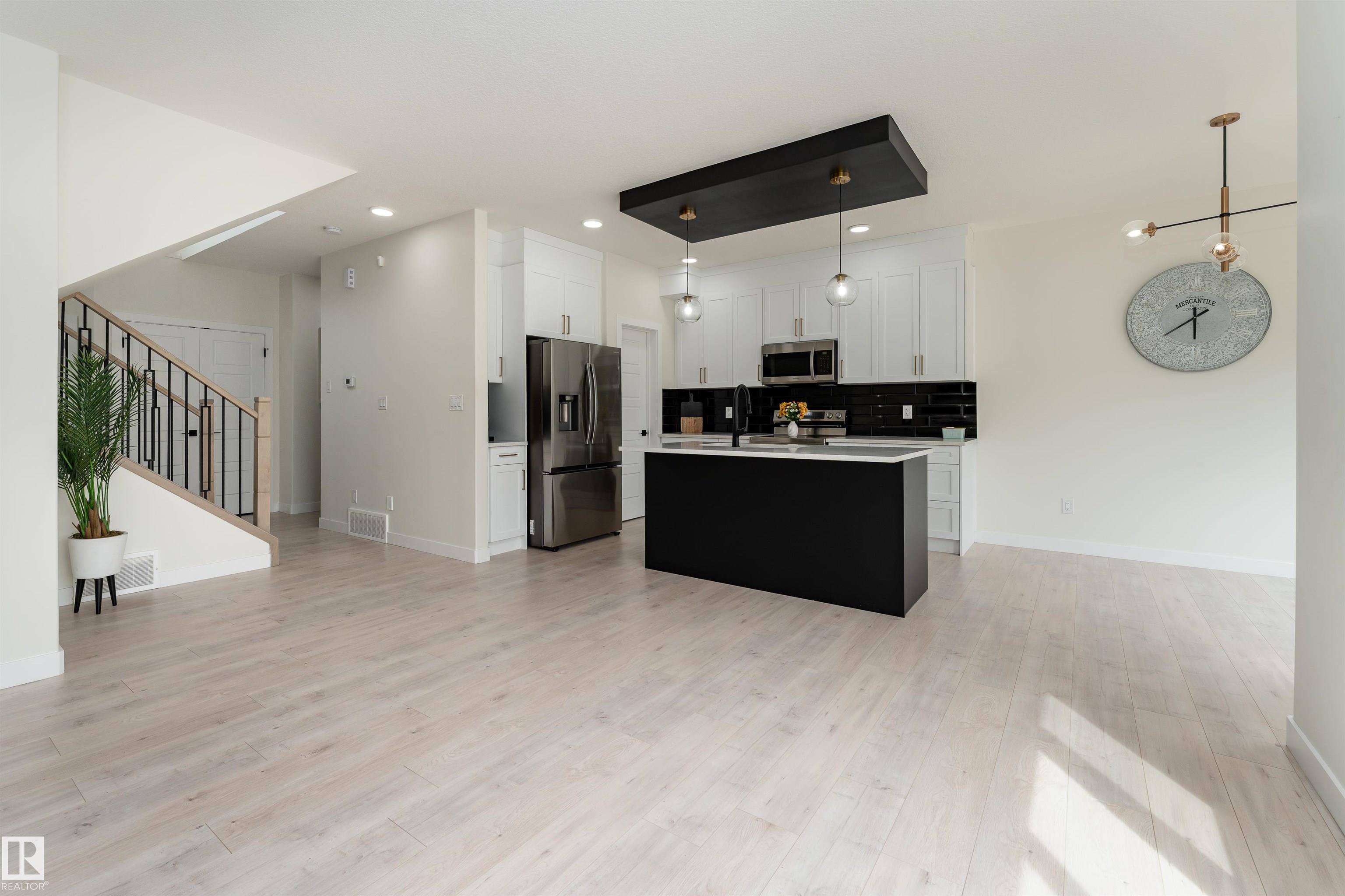Photo 16 at 112 Bluff Cove, Black Stone, Leduc