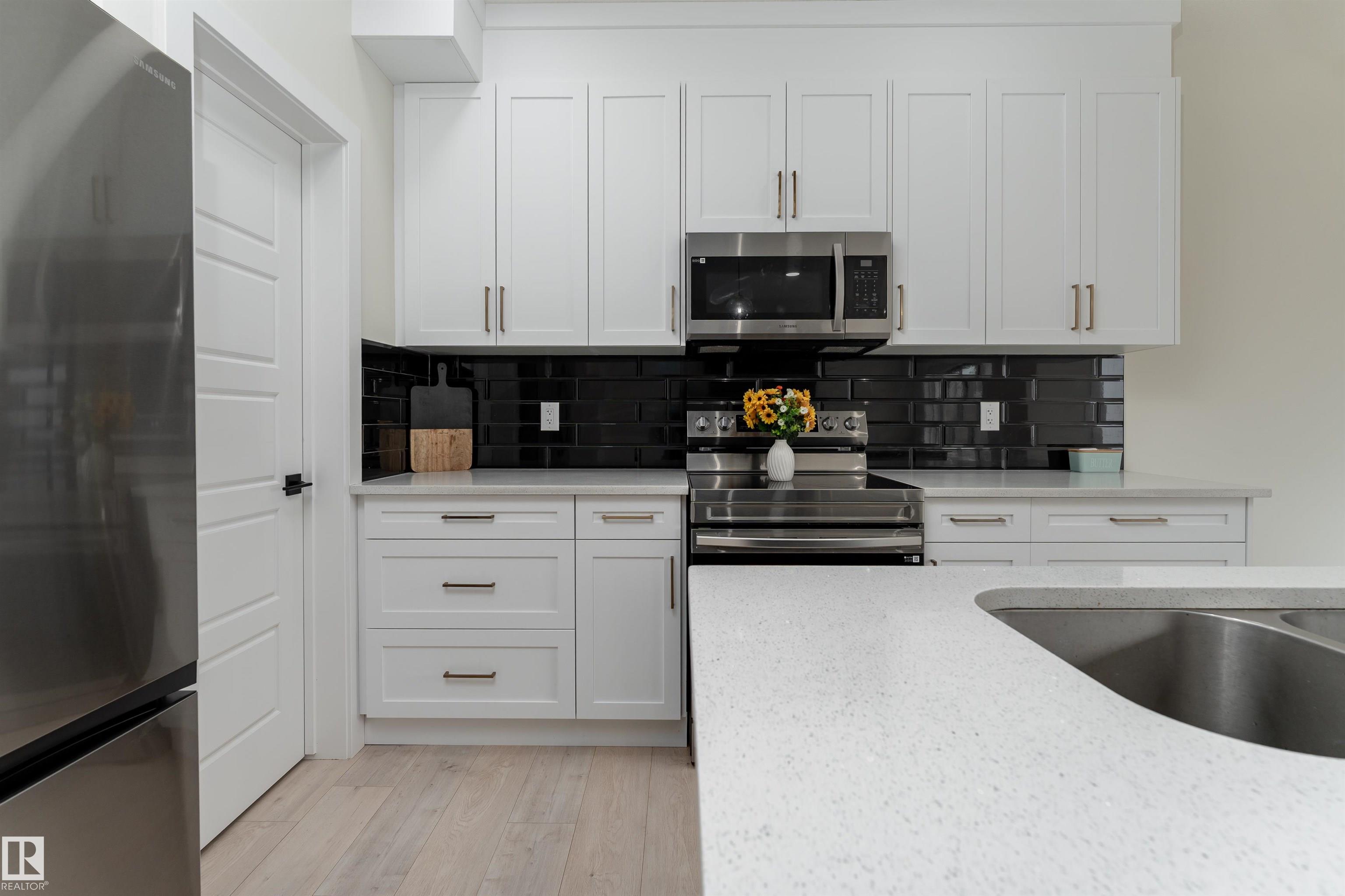 Photo 6 at 112 Bluff Cove, Black Stone, Leduc