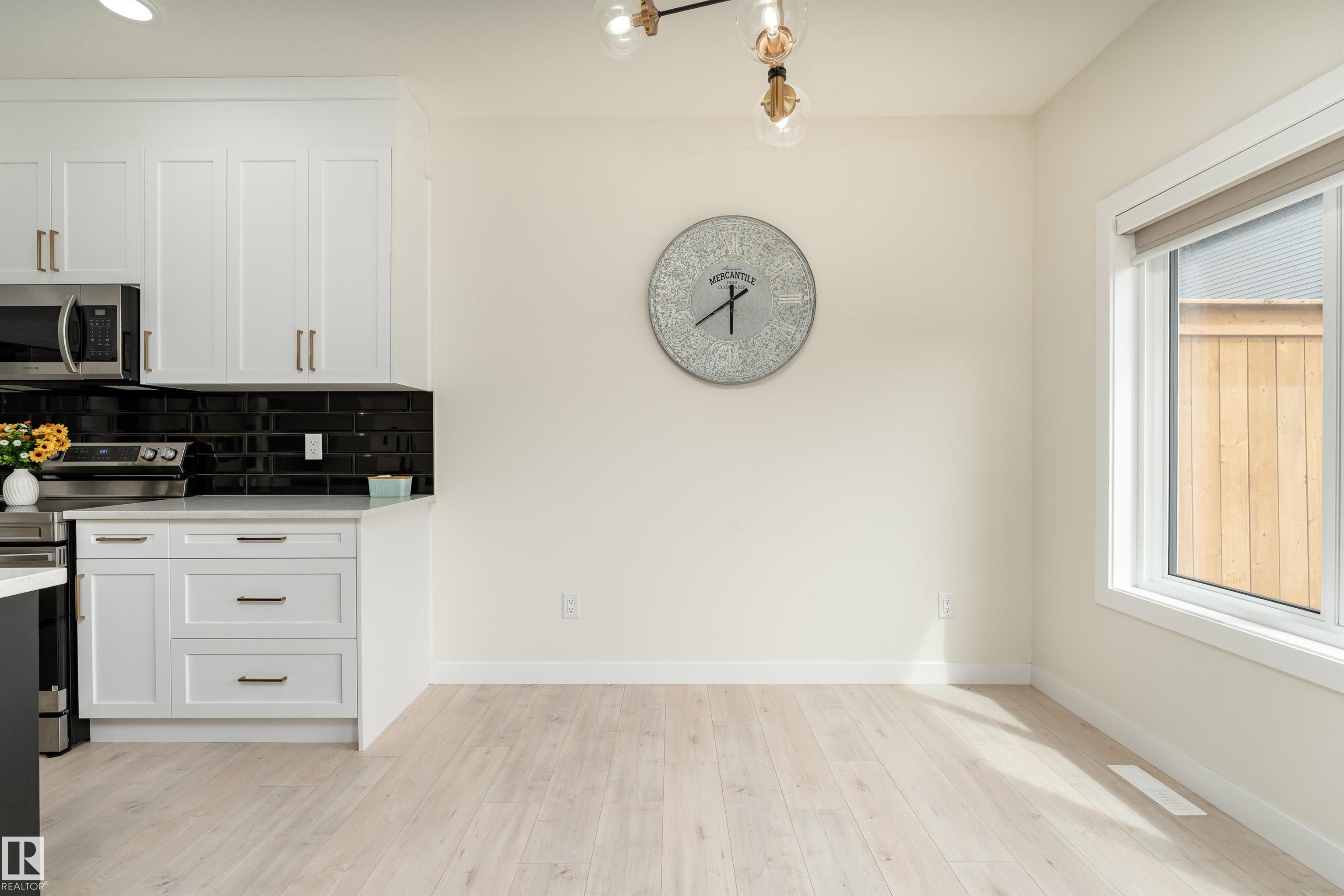 Photo 10 at 112 Bluff Cove, Black Stone, Leduc