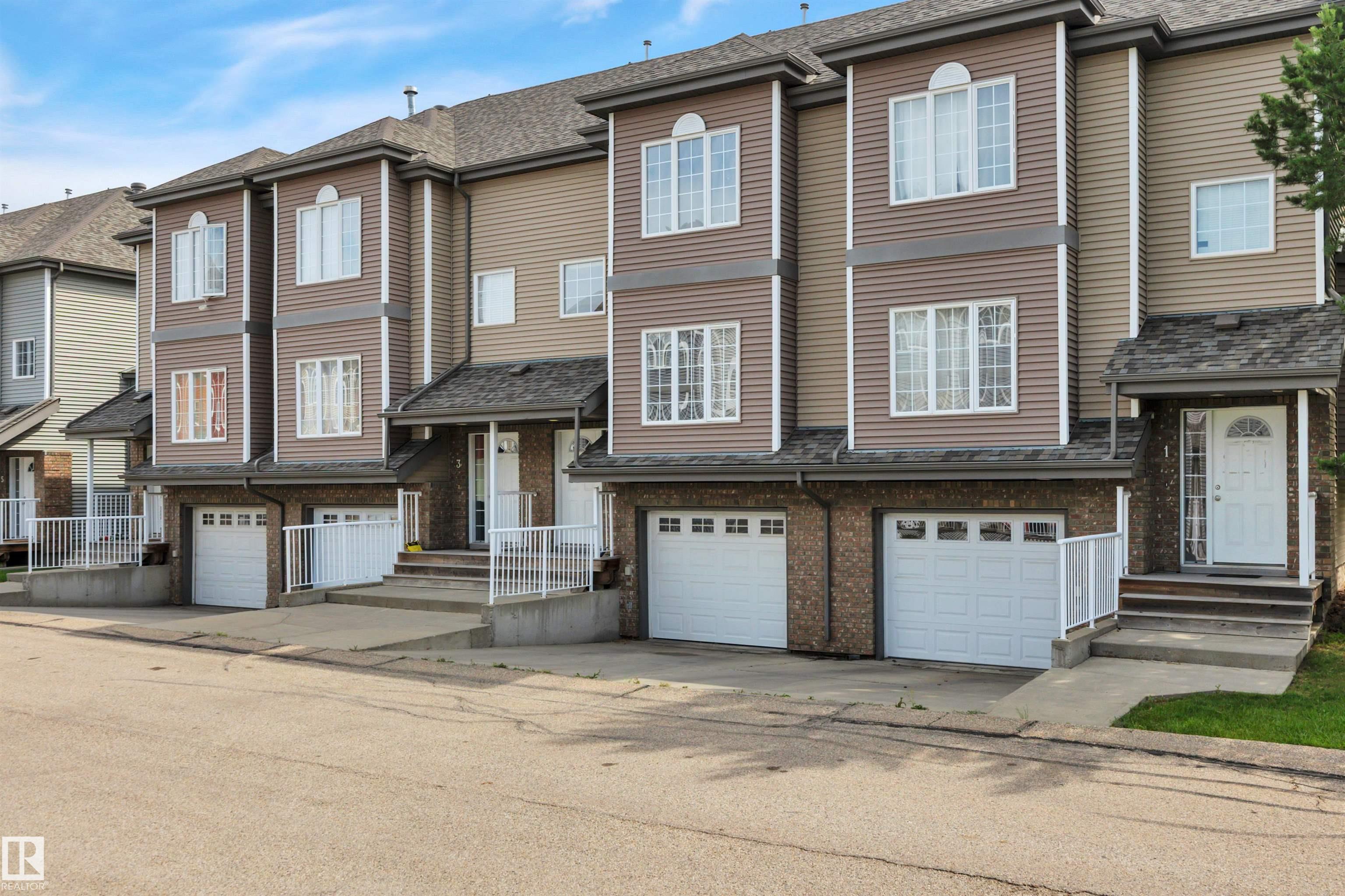 Photo 3 at 2 - 5102 30 Avenue, Place Chaleureuse, Beaumont