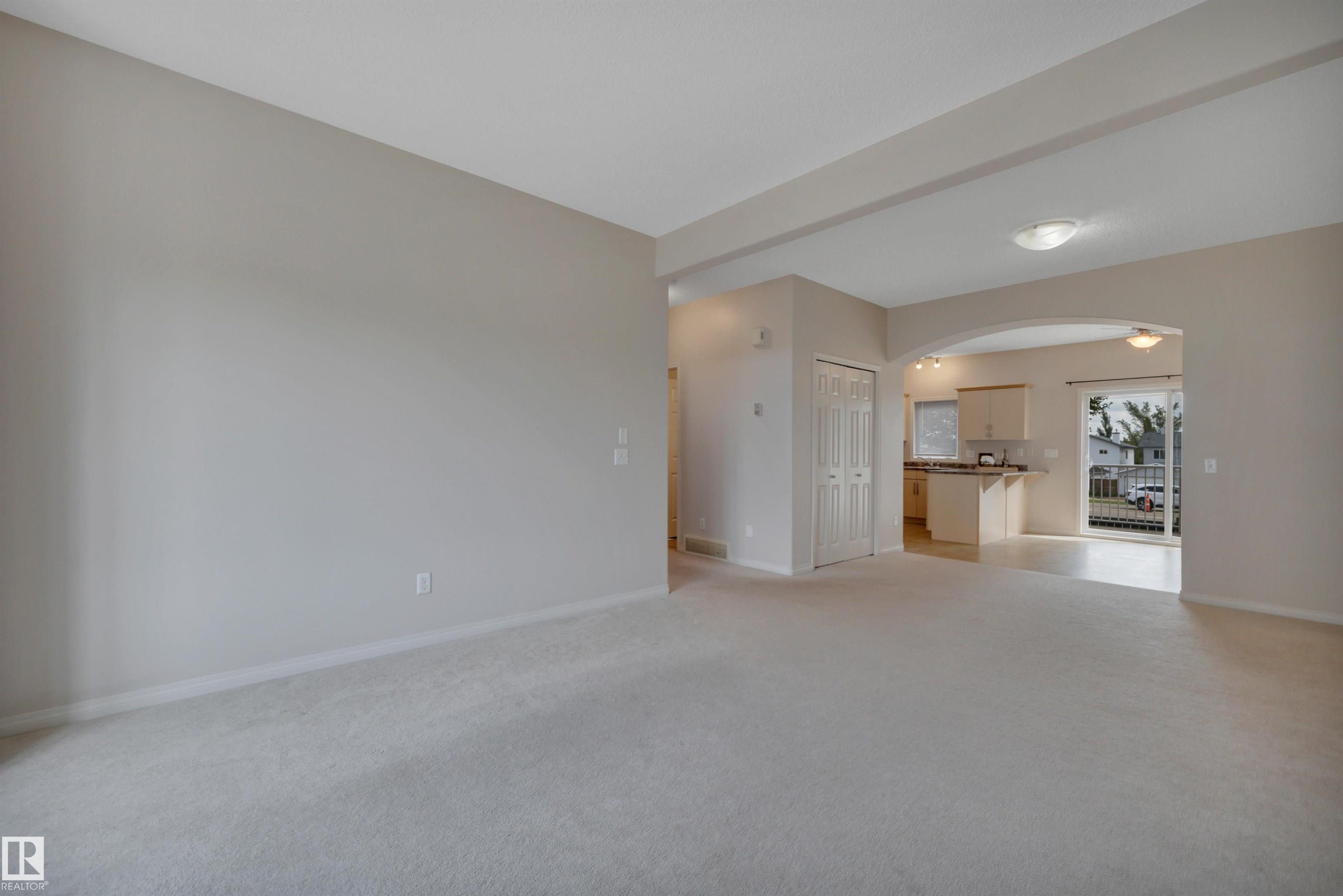 Photo 10 at 2 - 5102 30 Avenue, Place Chaleureuse, Beaumont