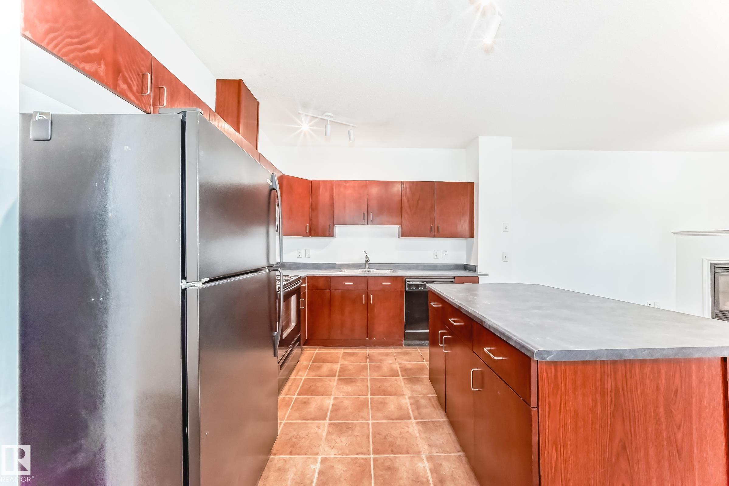 Photo 17 at 102 - 3010 33 Avenue NW, Silver Berry, Edmonton