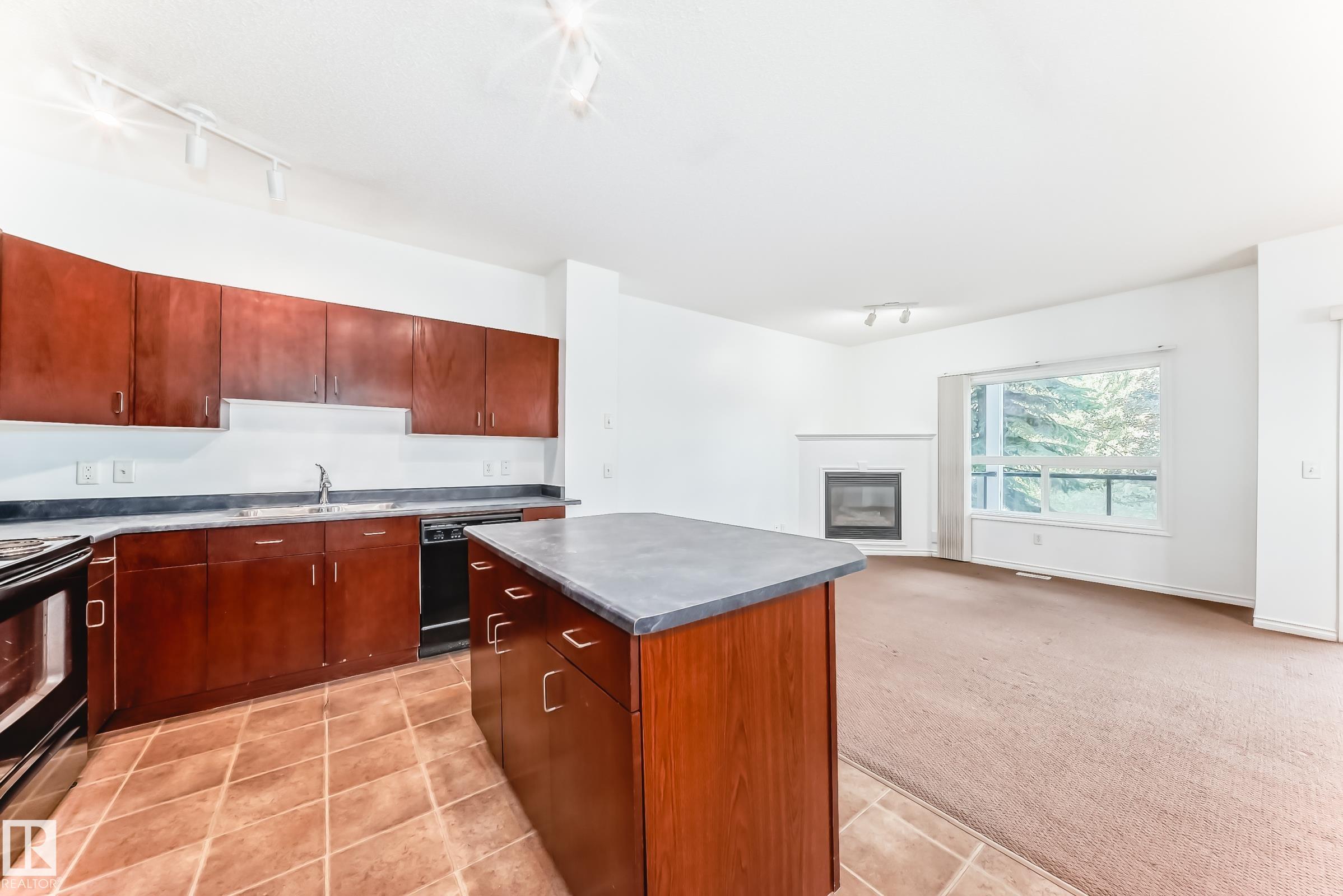Photo 18 at 102 - 3010 33 Avenue NW, Silver Berry, Edmonton