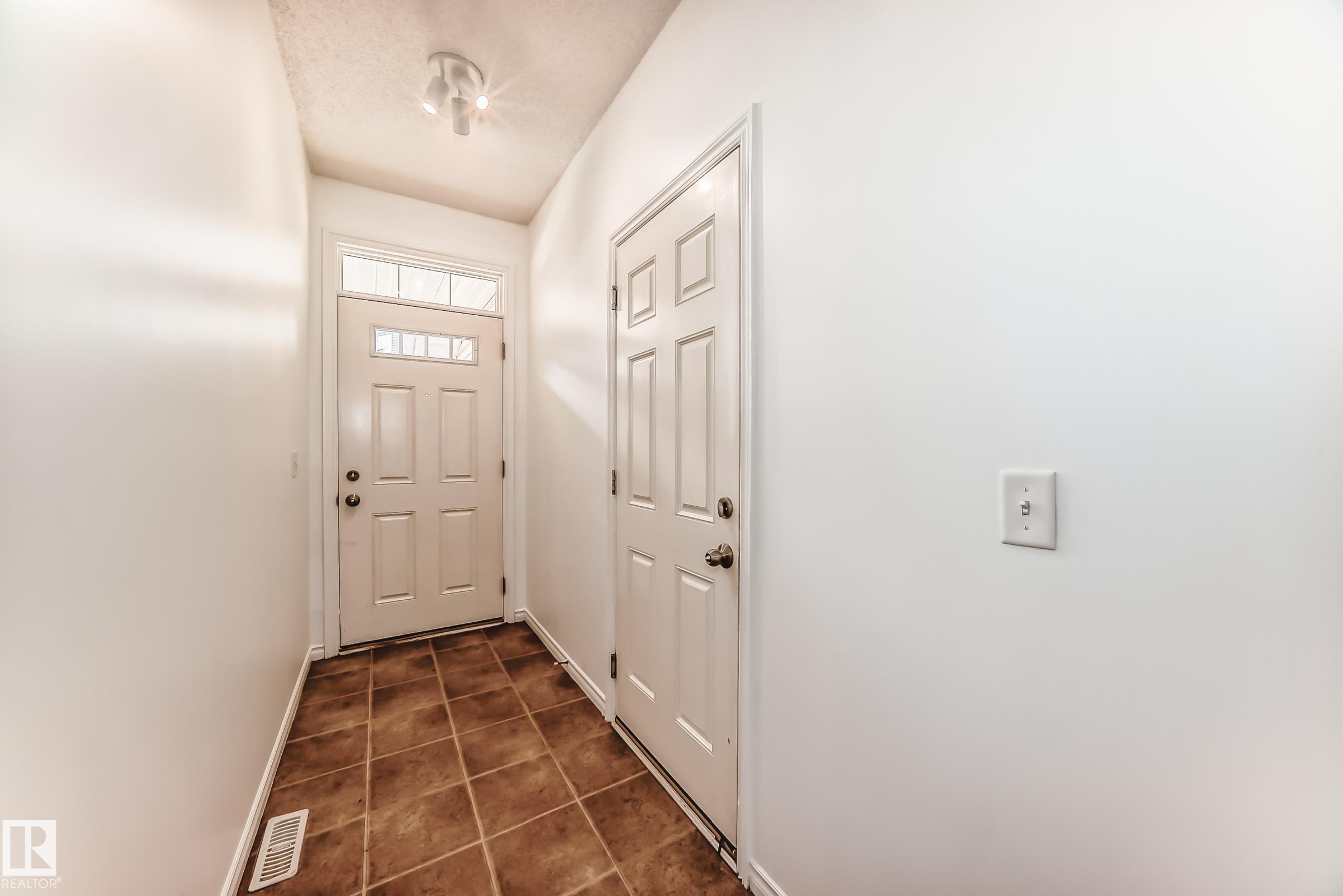 Photo 4 at 102 - 3010 33 Avenue NW, Silver Berry, Edmonton