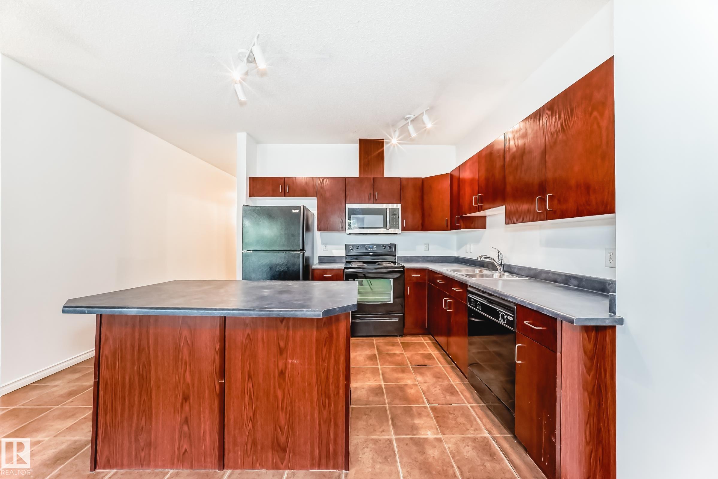 Photo 7 at 102 - 3010 33 Avenue NW, Silver Berry, Edmonton