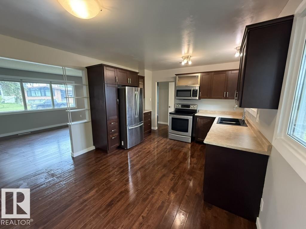 Photo 2 at 7323 130 Avenue NW, Balwin, Edmonton