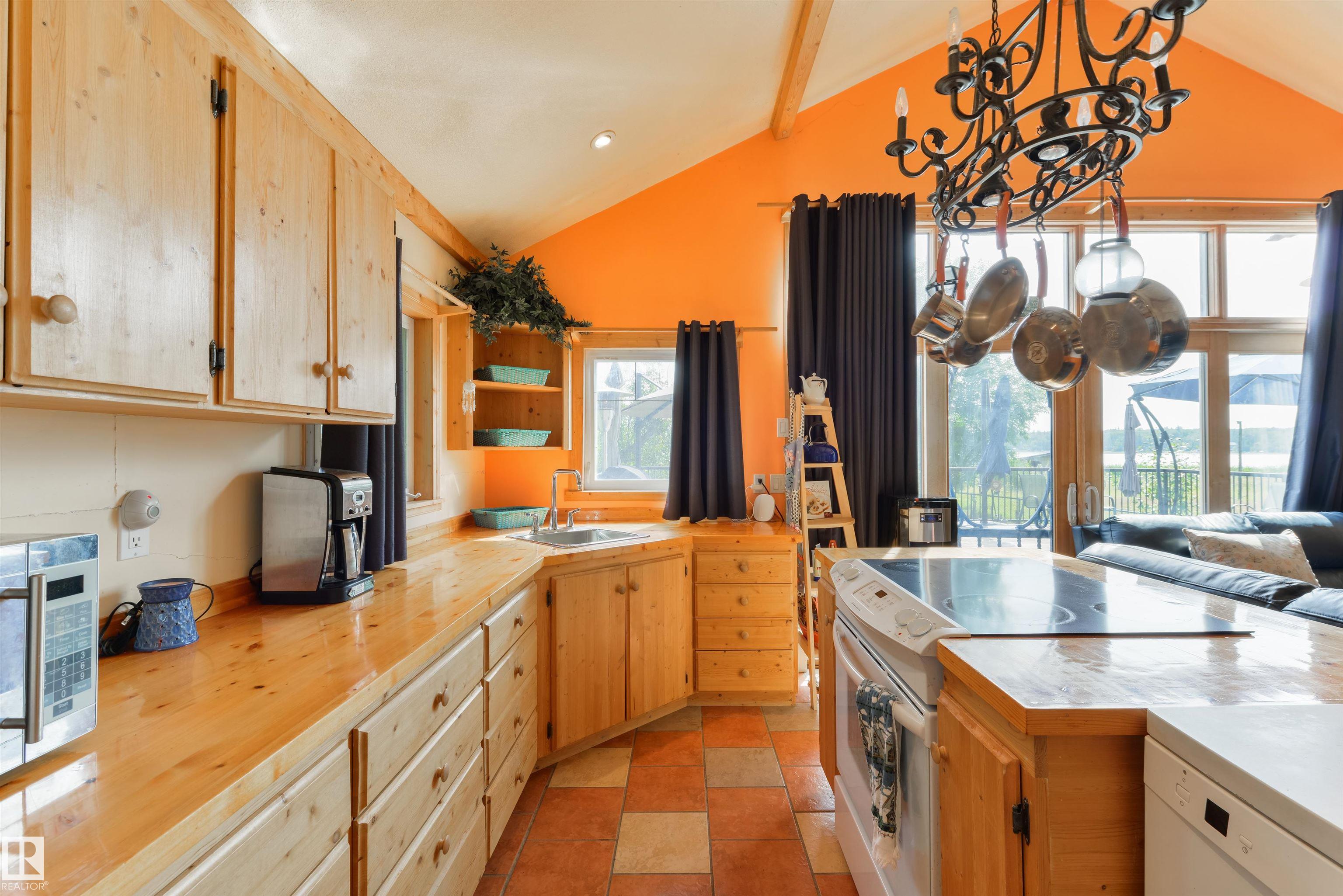 Photo 13 at 113 Bayview Drive, Lakeview, Rural Parkland County