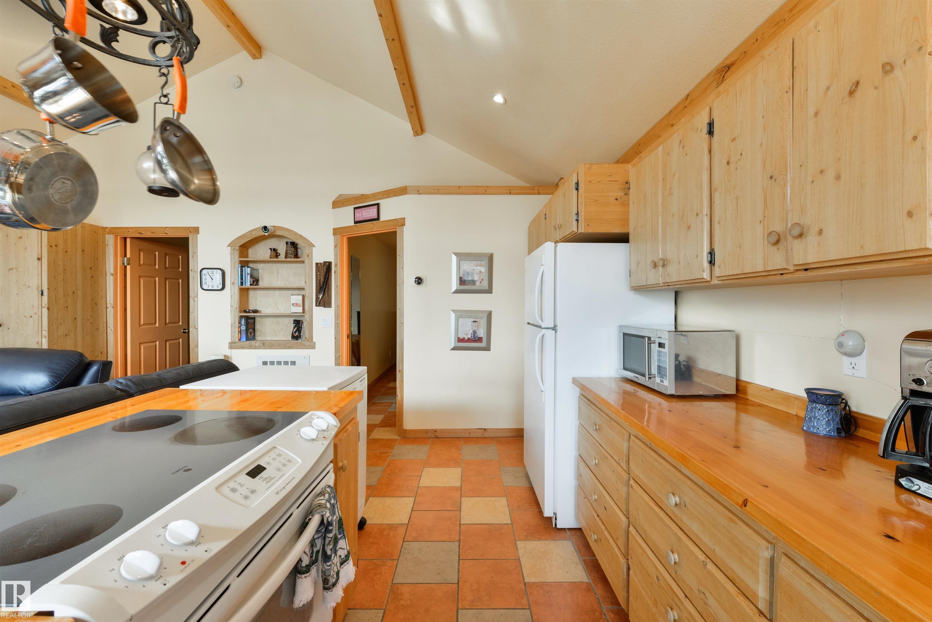 Photo 15 at 113 Bayview Drive, Lakeview, Rural Parkland County
