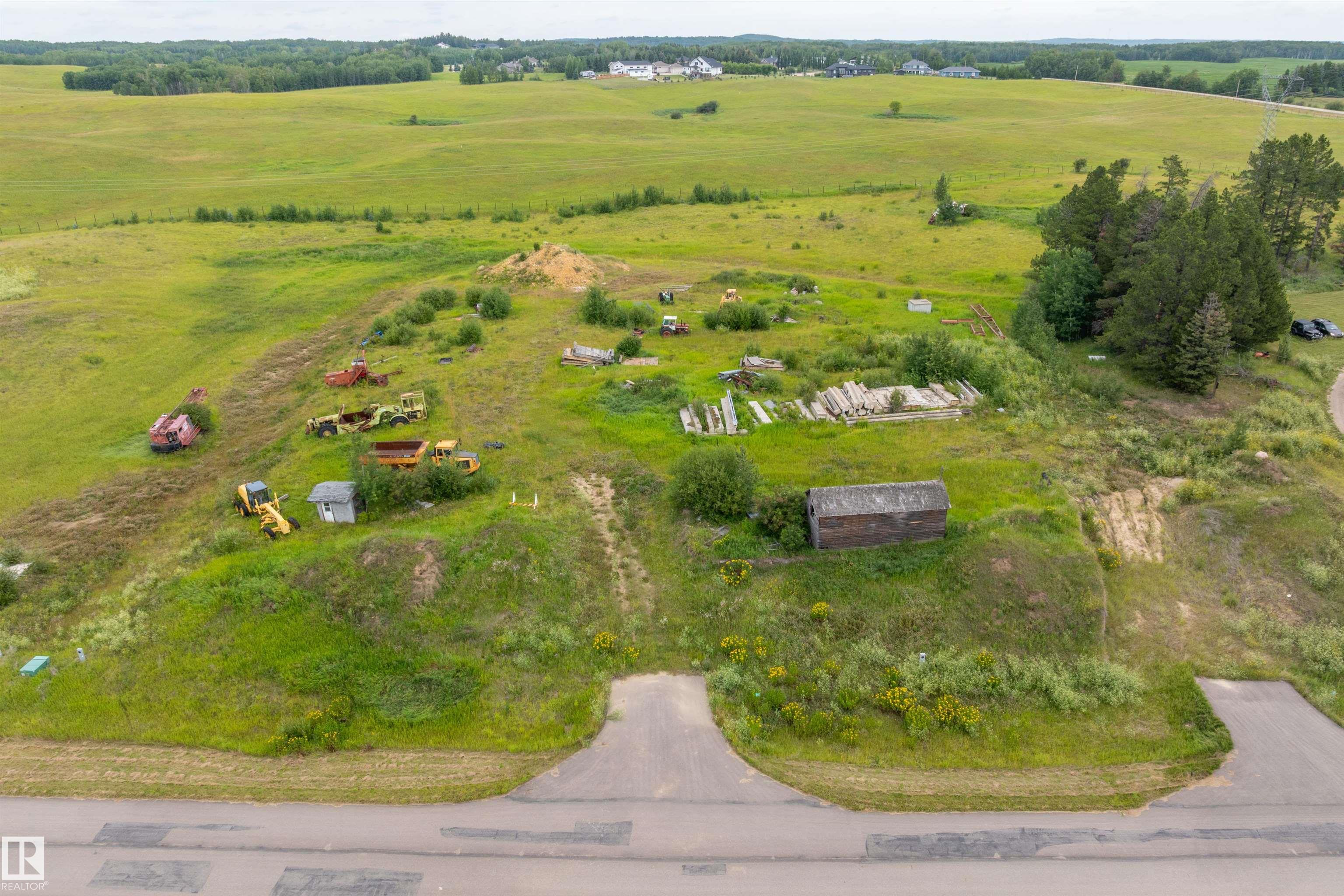 Photo 3 at 10 - 53214 Rge Road 13, Leeward Estates, Rural Parkland County