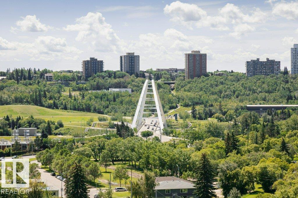 http://cdnparap120.paragonrels.com/ParagonImages/Property/p12/RAE/225362755/31/0/0/7c37e1c7dab3ce8f8ea7a763d44834a5/1/ef8d070b4b648dc9a9ffb8c53b1d8141/225362755-e105ce47-229d-49a5-8dbd-fa3a8773f285.JPG