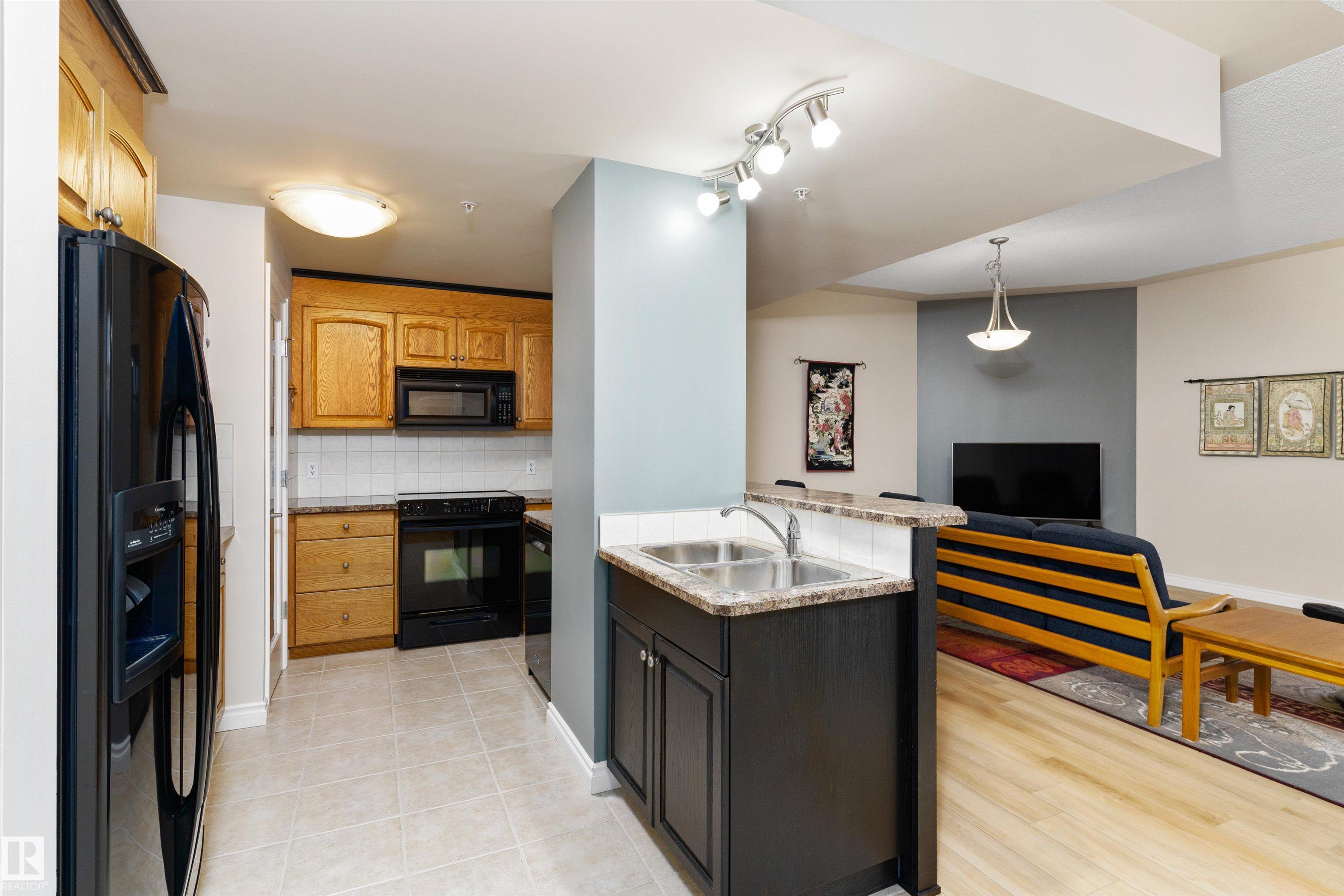 Photo 6 at 408 - 9020 Jasper Avenue NW, Boyle Street, Edmonton