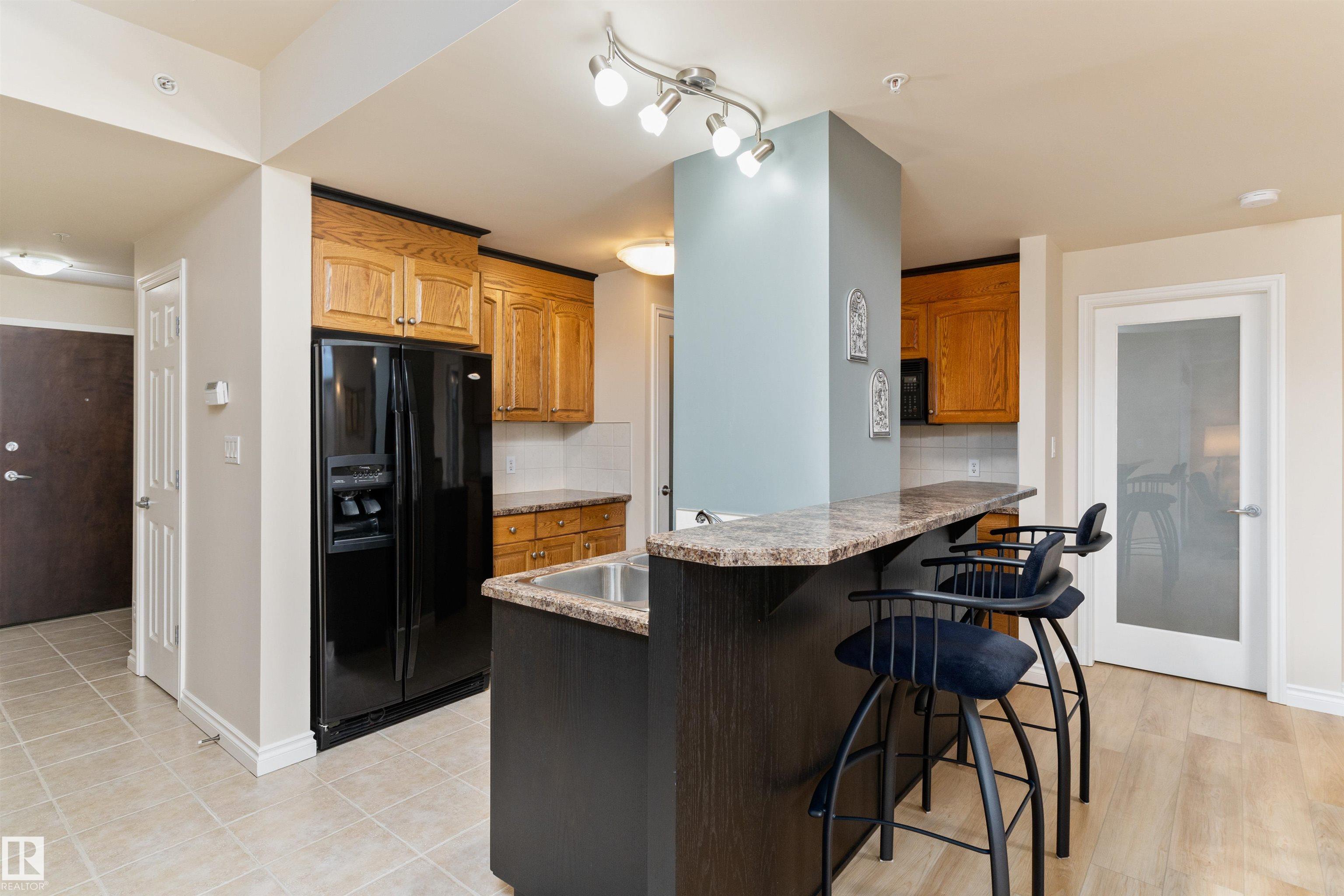 Photo 9 at 408 - 9020 Jasper Avenue NW, Boyle Street, Edmonton