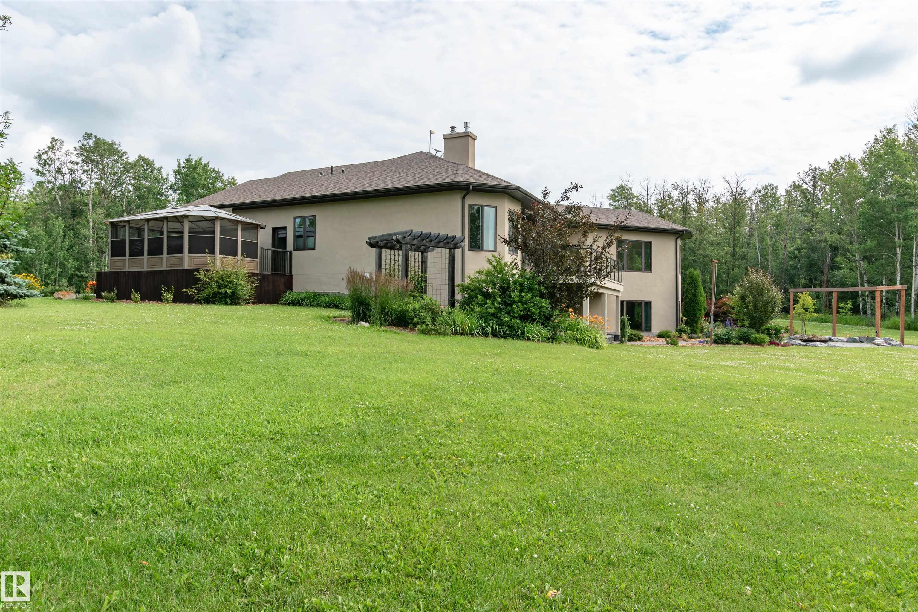 Photo 3 at 52449 Rge Road 214, None, Rural Strathcona County