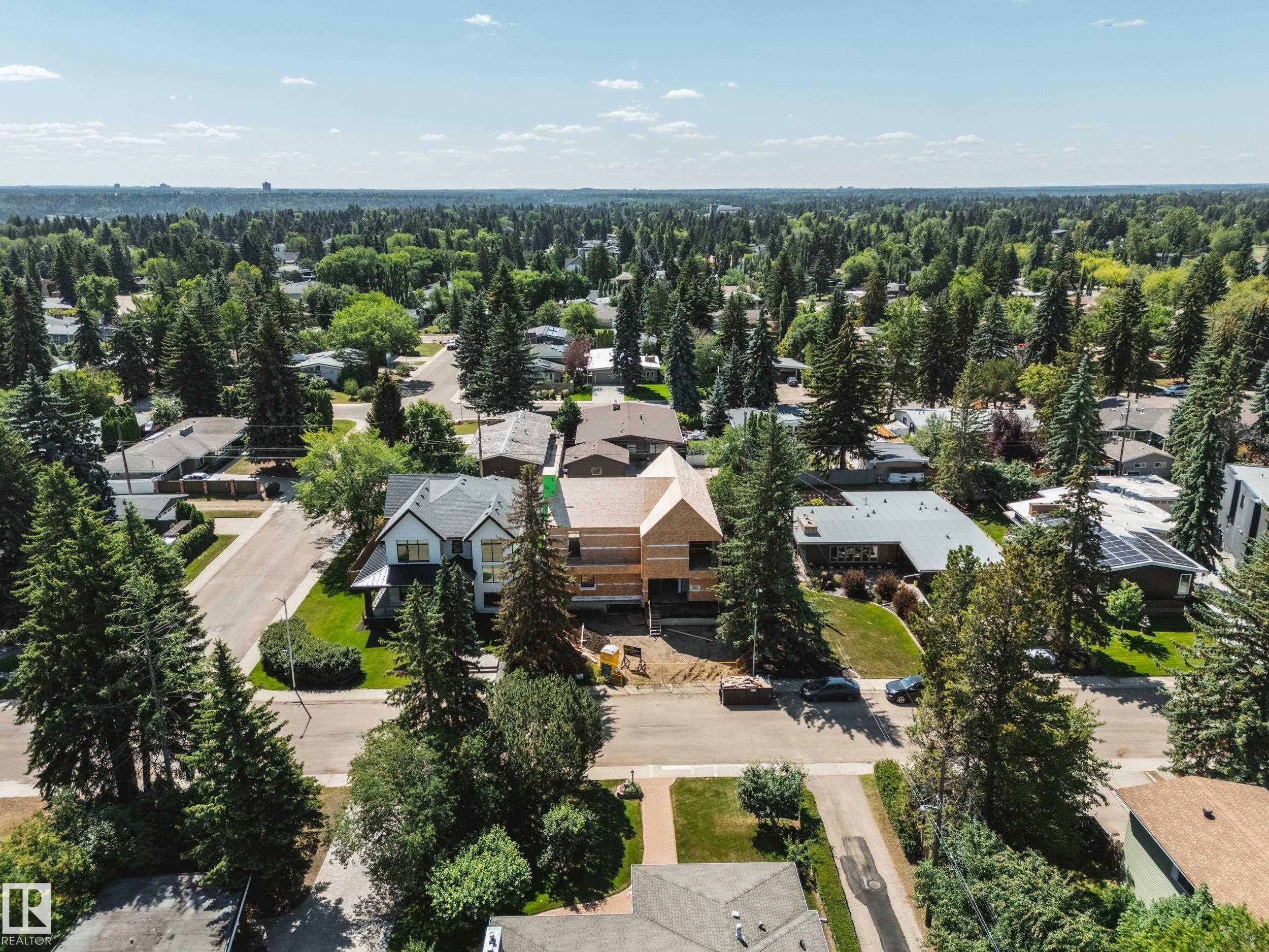 http://cdnparap120.paragonrels.com/ParagonImages/Property/p12/RAE/225362945/6/0/0/0d724bd19edfcf7f62c6a380041db842/1/fa58d605d6e62568c81cf3e6fadbfb22/225362945-2889a8d2-8cbd-4592-bc09-1d0da05c37b2.JPG