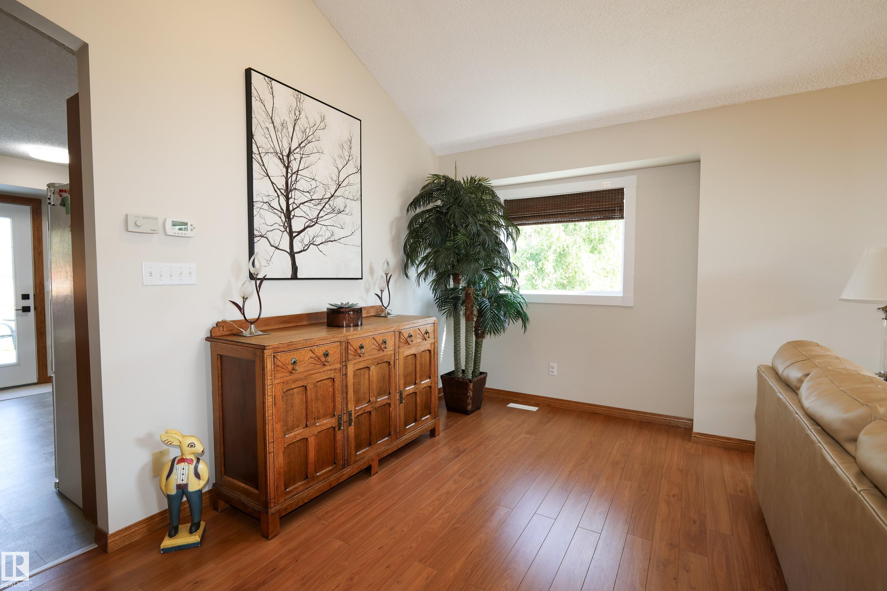 Photo 7 at 10408 89 Street, Morinville