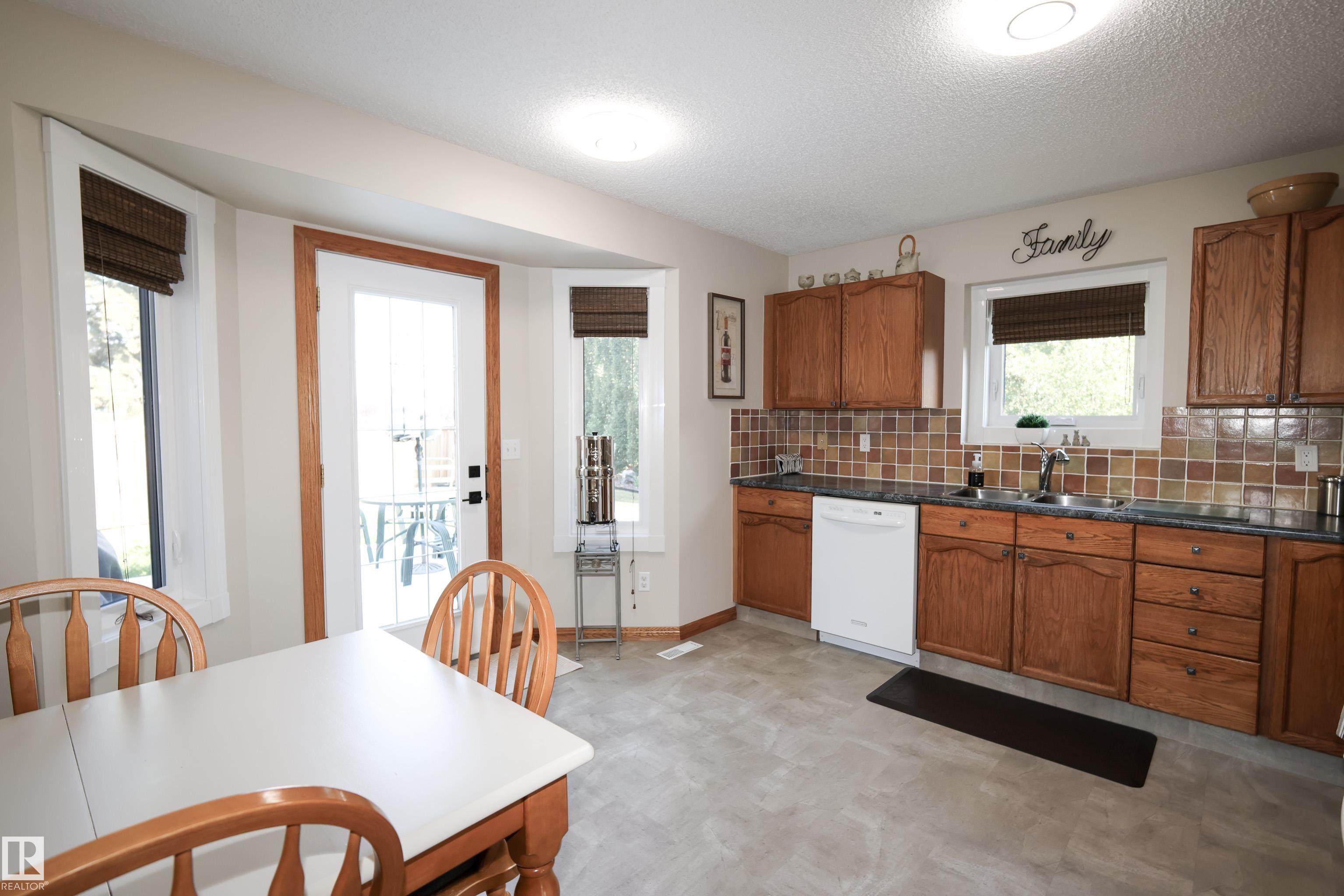 Photo 10 at 10408 89 Street, Morinville