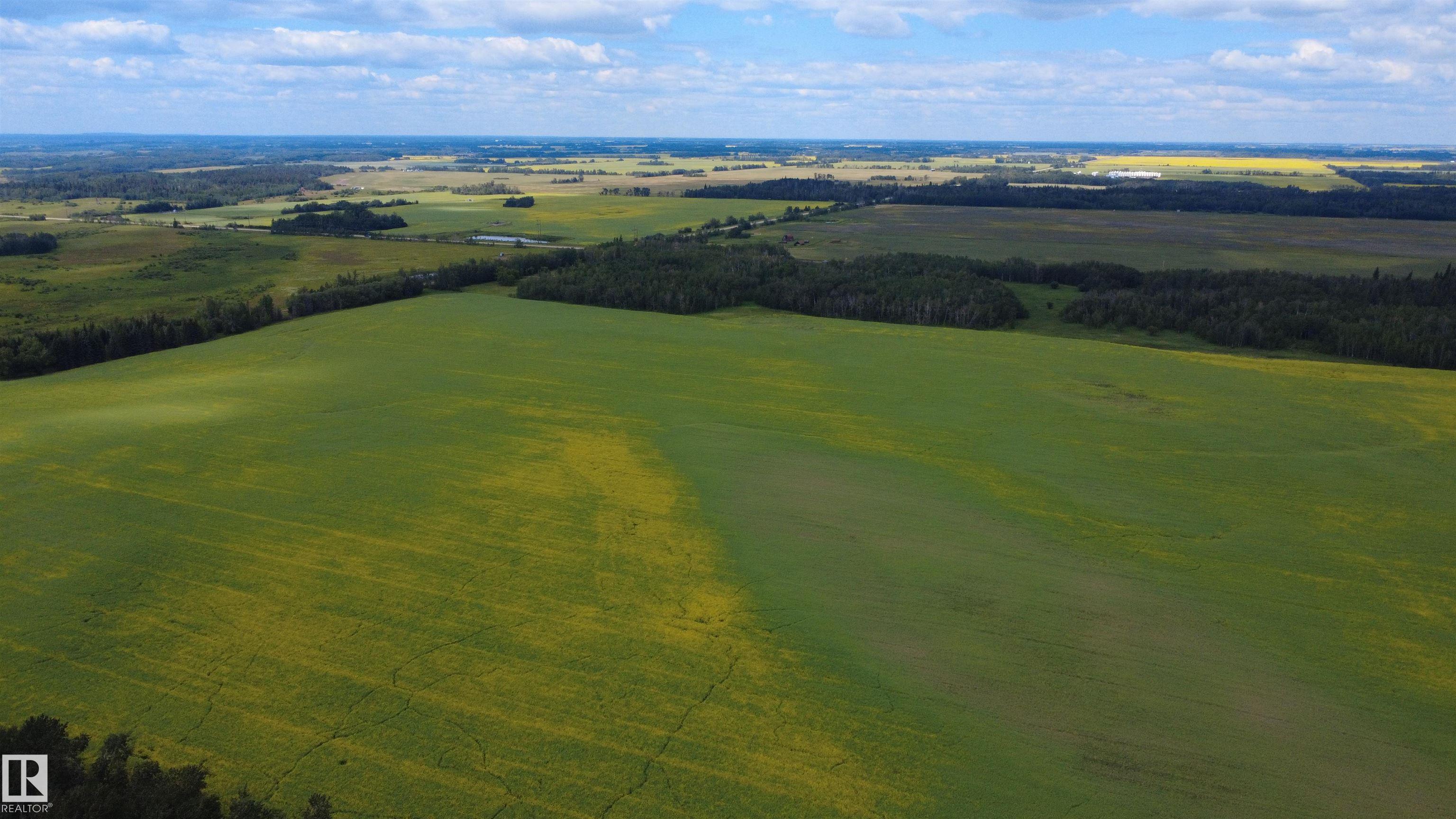 Photo 2 at 57323 Rr212, None, Rural Sturgeon County