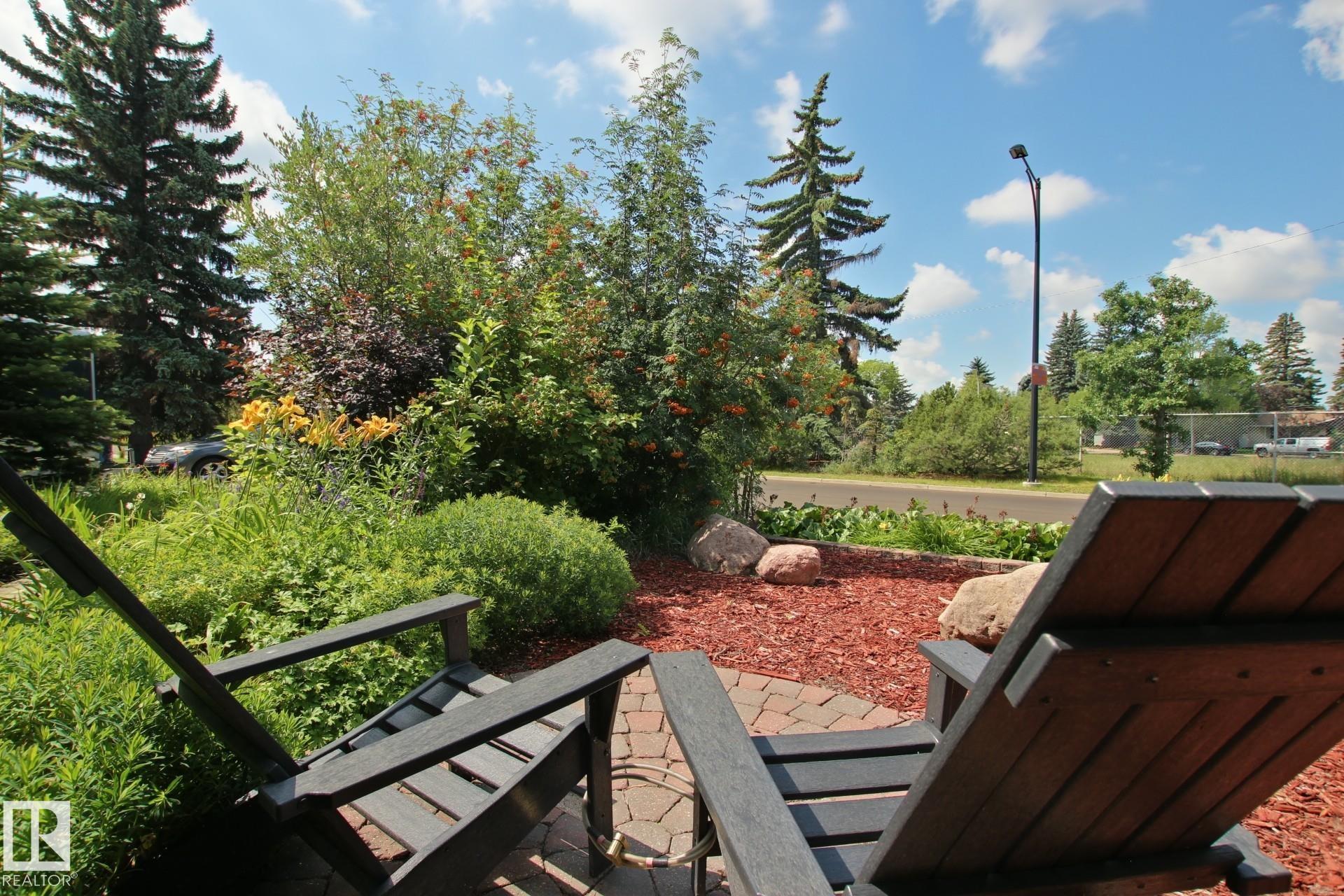 http://cdnparap120.paragonrels.com/ParagonImages/Property/p12/RAE/225363191/7/0/0/18ff377f440f42c613eb5c3c9a9c996c/1/b65a435c906a62f4385c2532570245a2/225363191-80c0129c-022b-4b43-9dbc-0e461b219db8.JPG