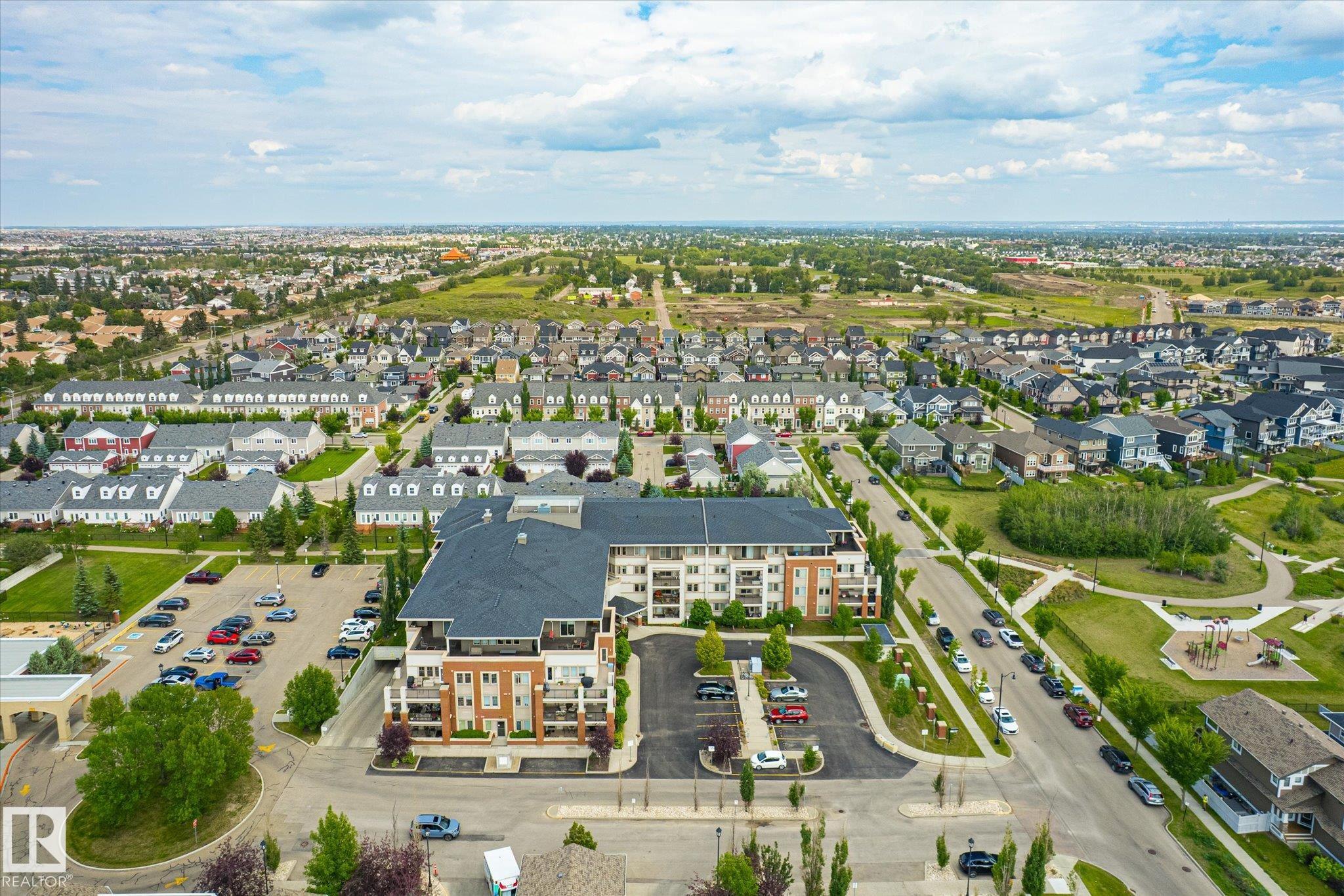 http://cdnparap120.paragonrels.com/ParagonImages/Property/p12/RAE/225363236/2/0/0/e22770a63213be363a6bae77ba88dc74/1/b31cbe43bbe7487148a8da0a3ccc3c32/225363236-c7a57fc0-8b91-4997-8df9-c06b2353bda9.JPG