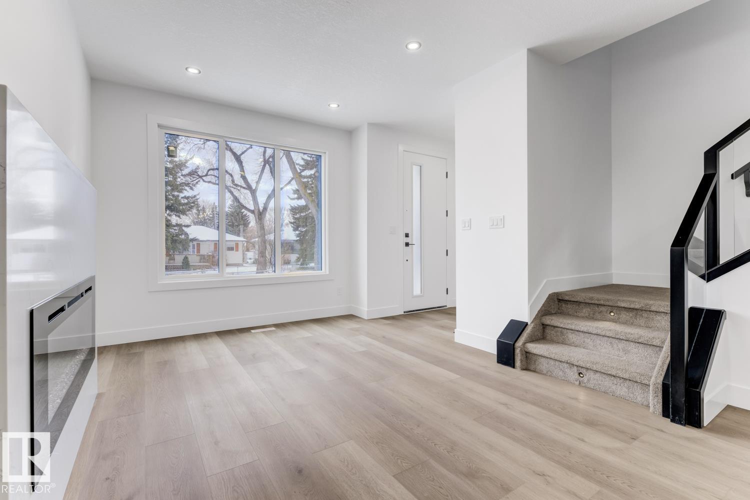Photo 3 at 12309 91 Street NW, Delton, Edmonton