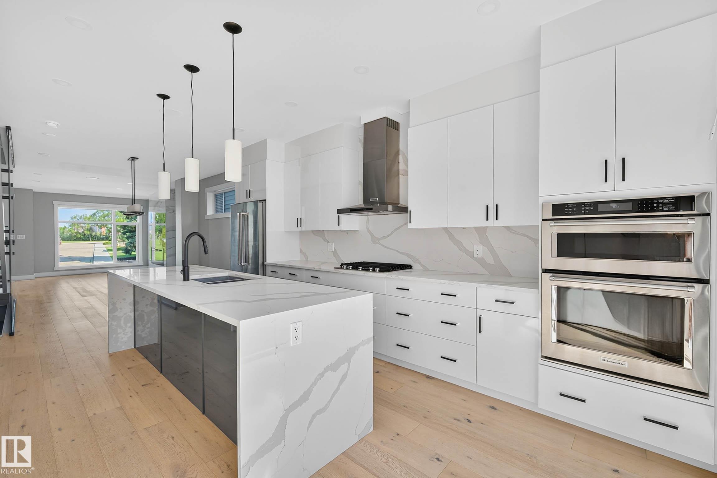 Photo 9 at 8805 Strathearn Drive NW, Strathearn, Edmonton