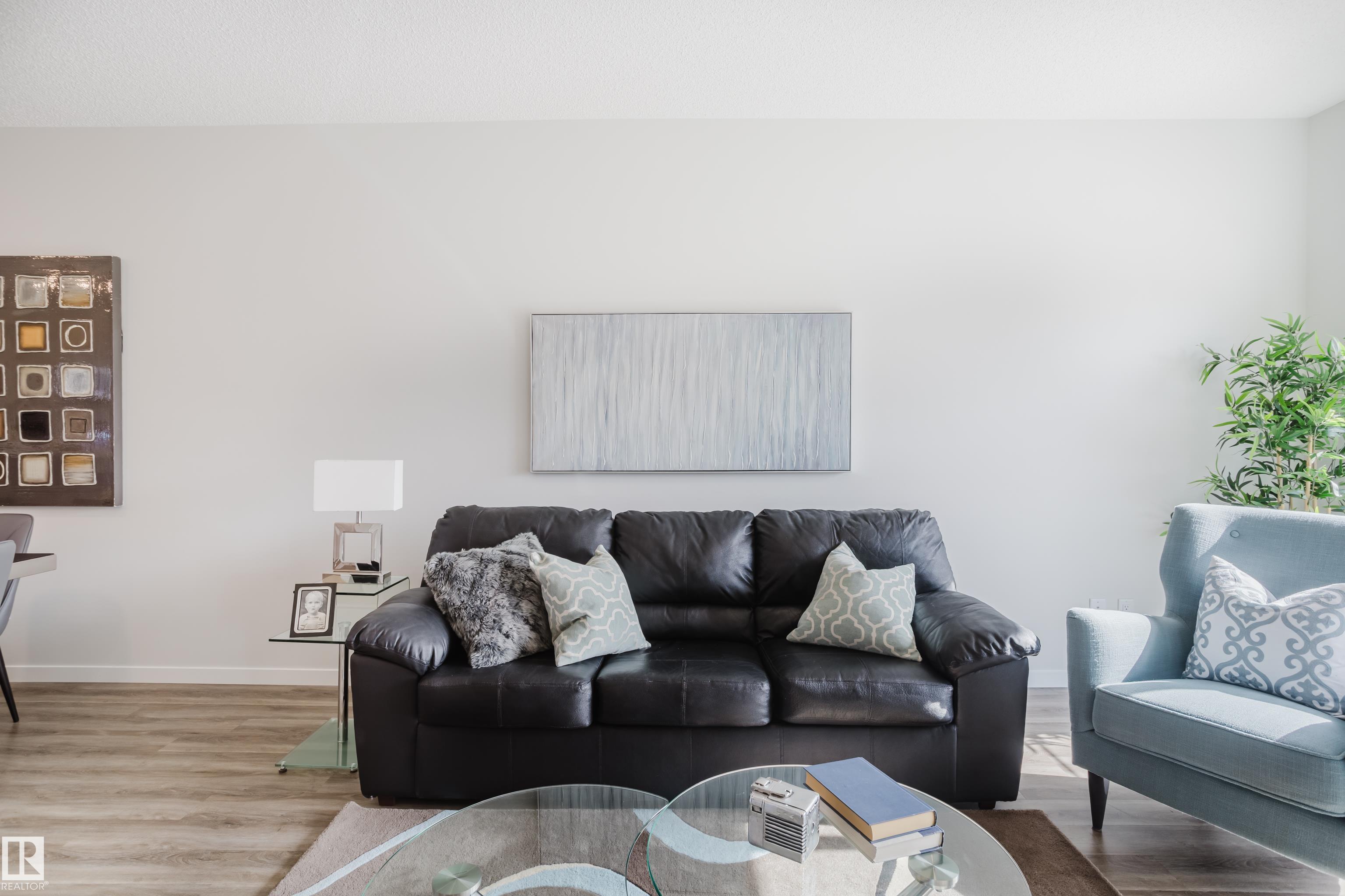 Photo 5 at 5210 Lark Crescent NW, Kinglet Gardens, Edmonton