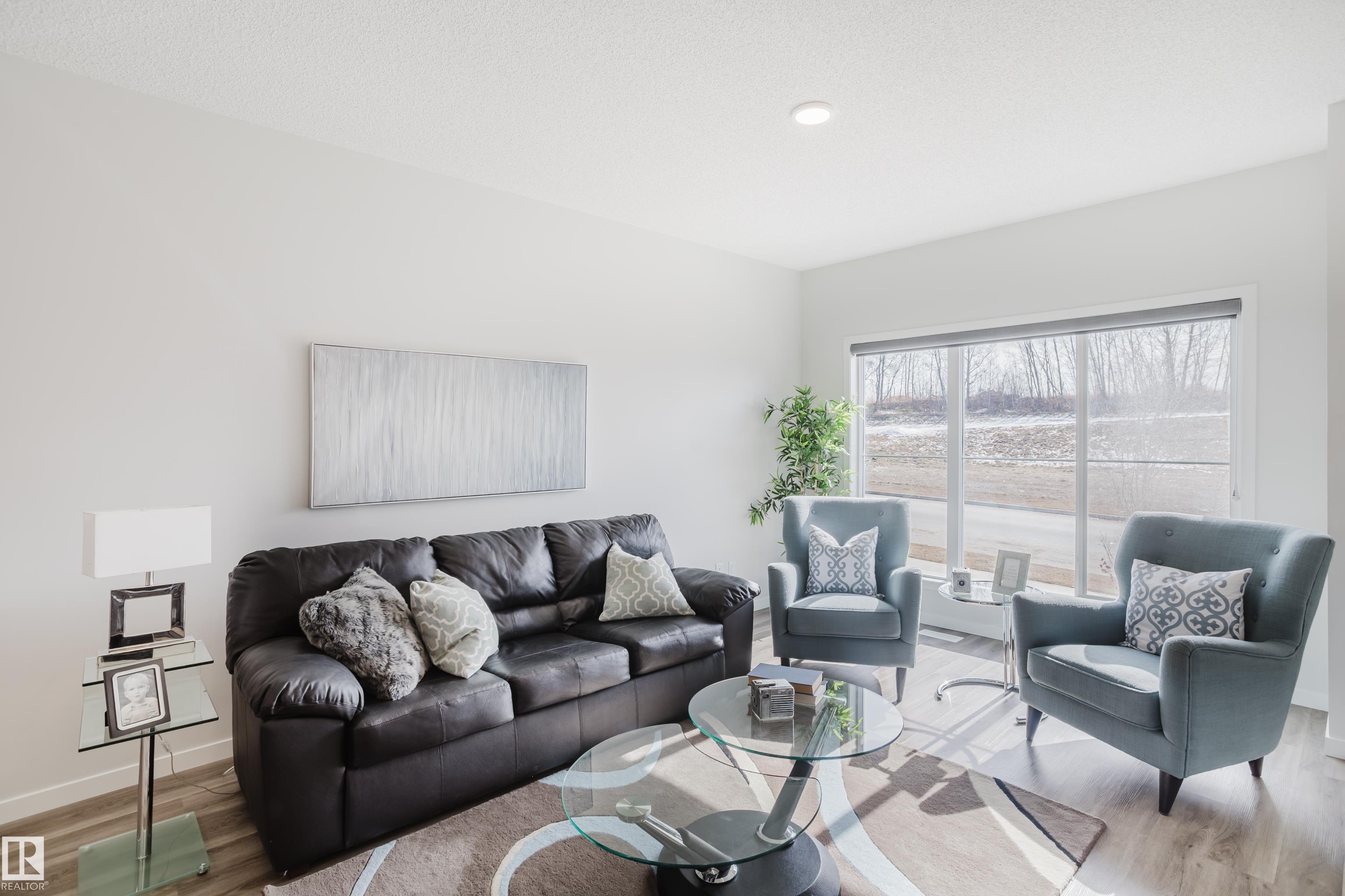 Photo 6 at 5210 Lark Crescent NW, Kinglet Gardens, Edmonton