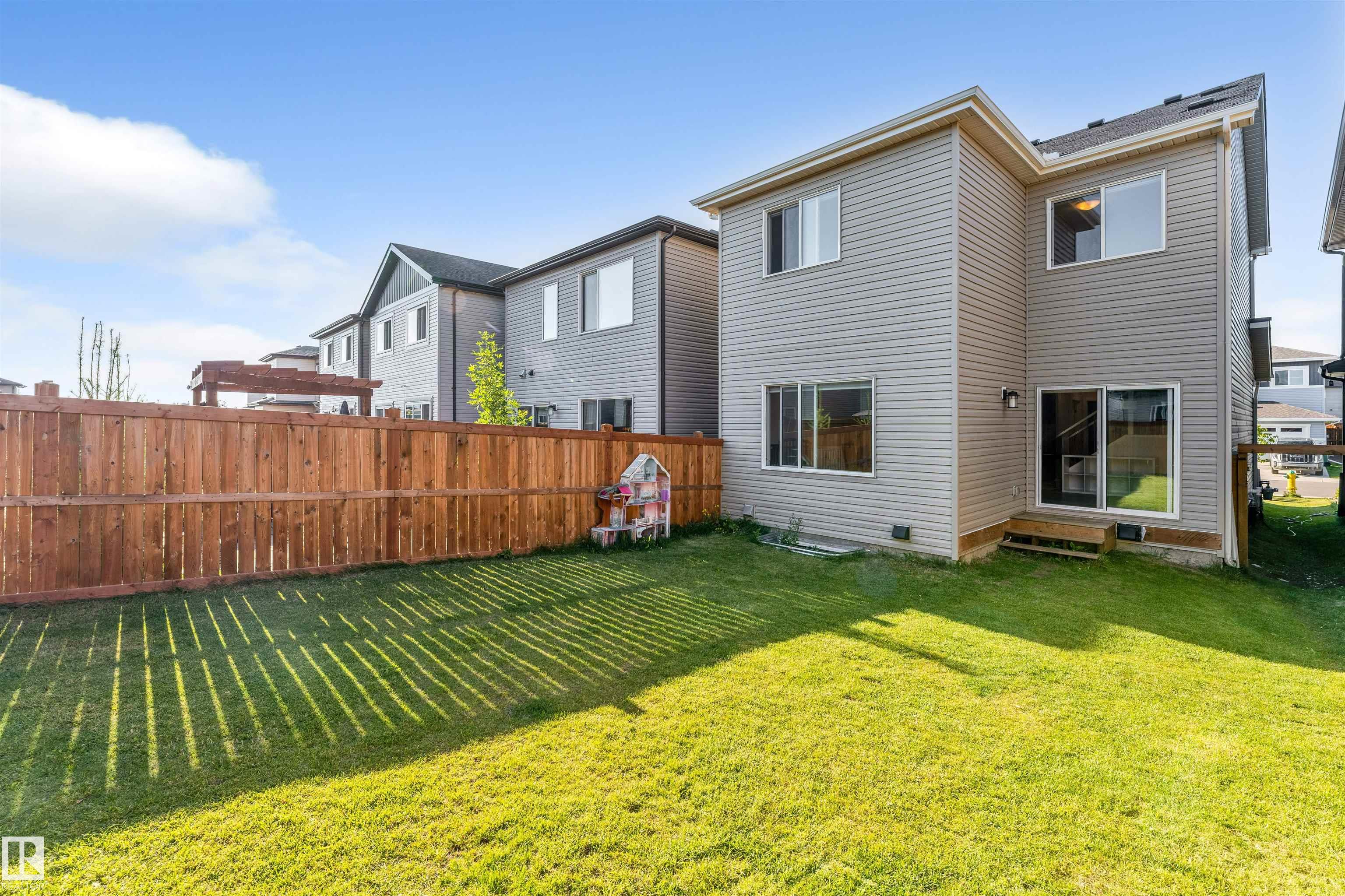 Photo 32 at 448 Roberts Crescent, Robinson, Leduc