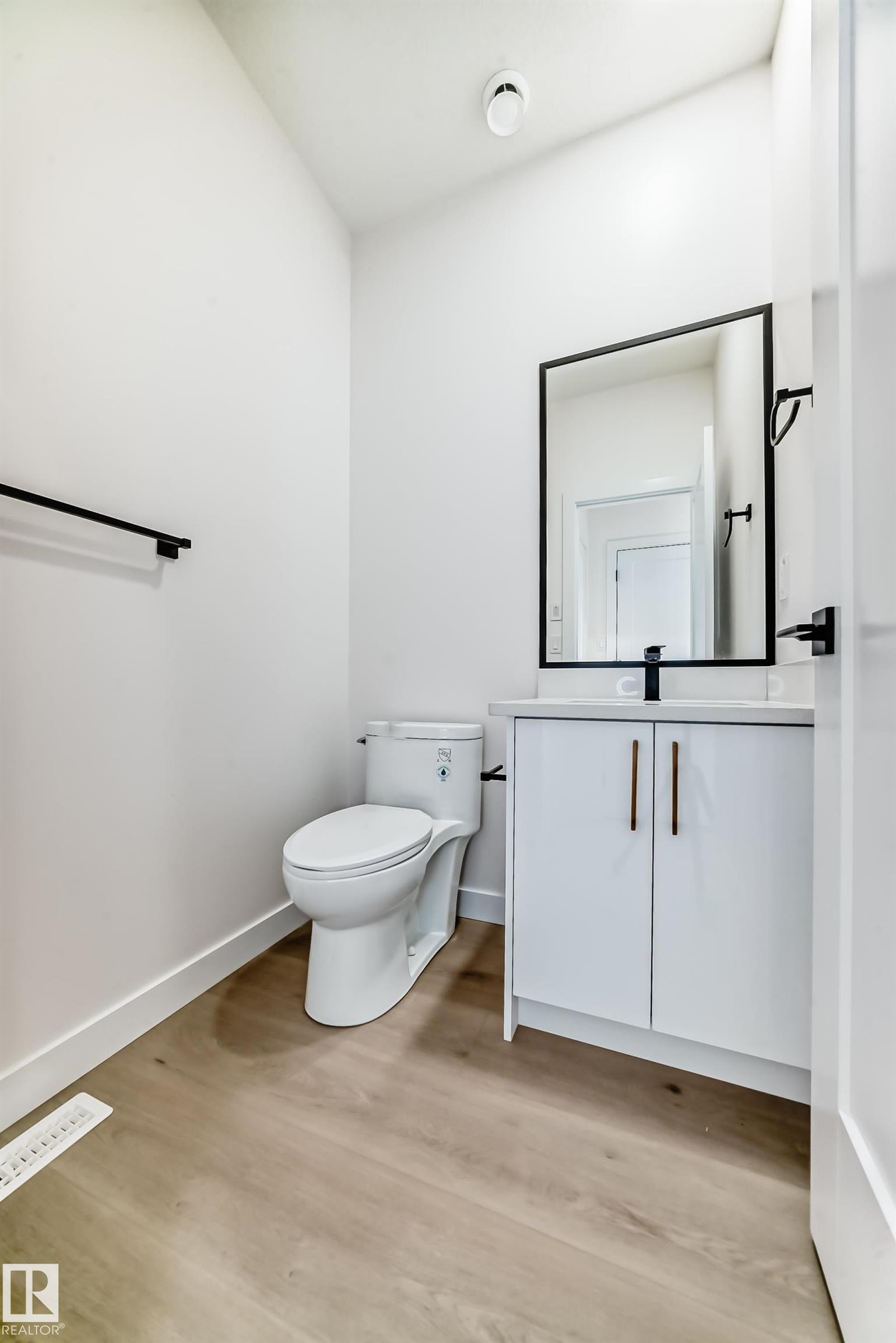 Photo 13 at 3720 67 Street, Montrose Estates, Beaumont
