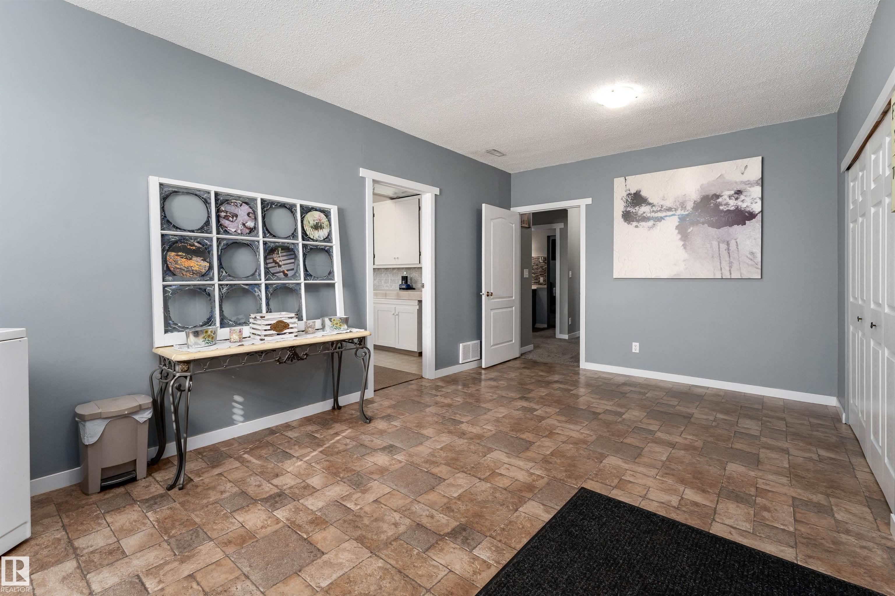 Photo 27 at 4 - 2228 Parkland Drive, Lake Country Prop., Rural Parkland County