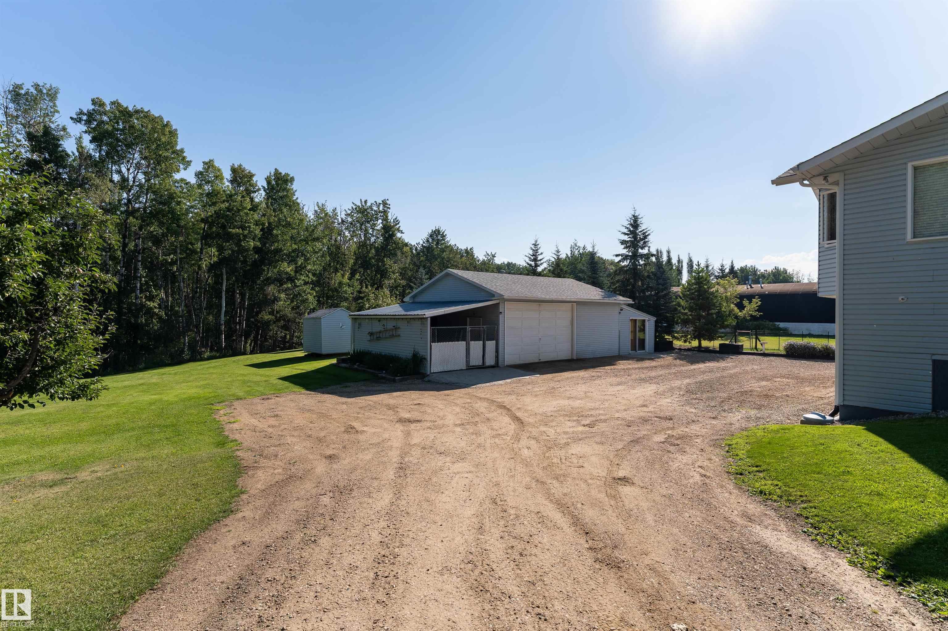 Photo 31 at 4 - 2228 Parkland Drive, Lake Country Prop., Rural Parkland County