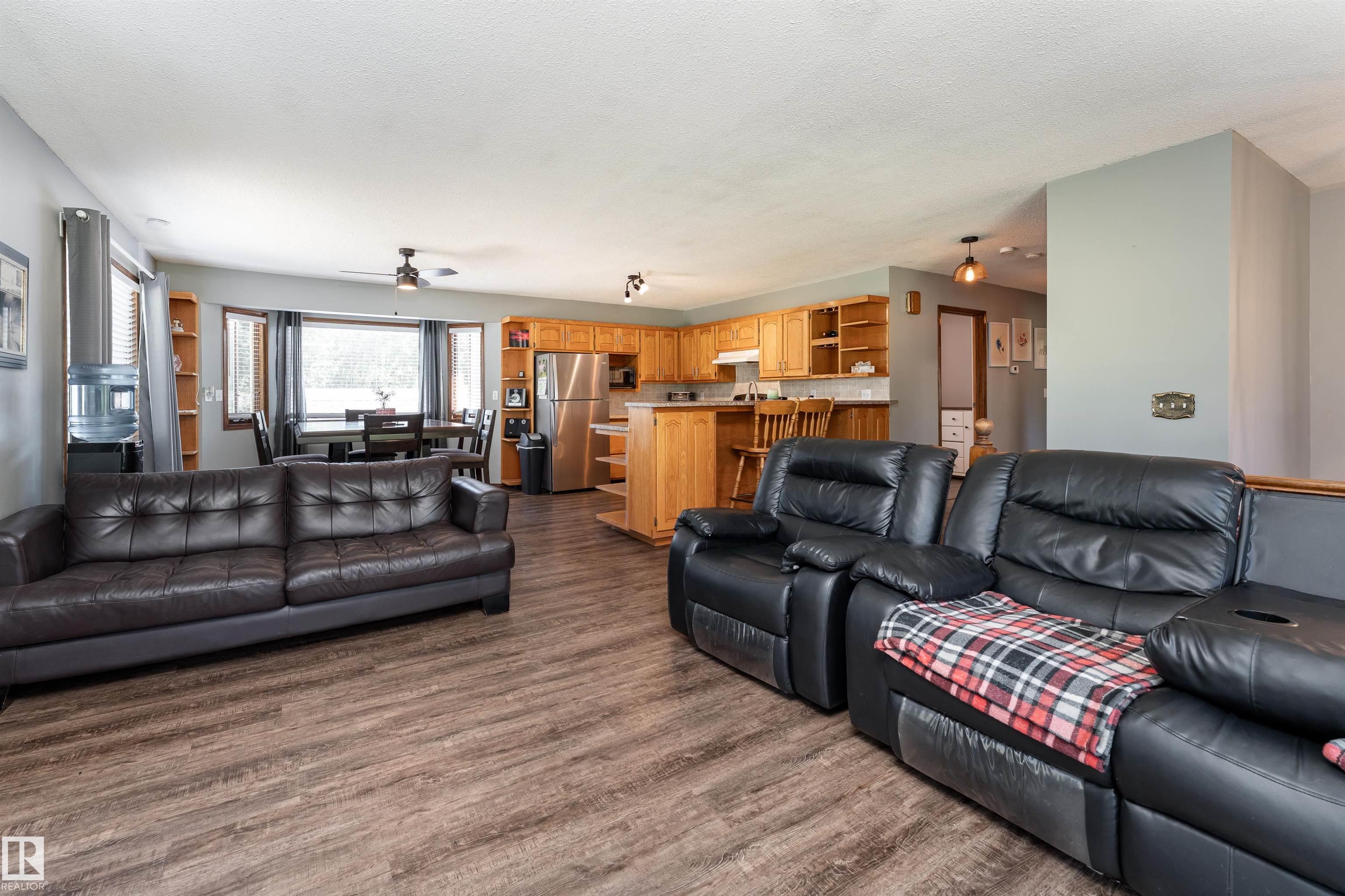 Photo 6 at 4 - 2228 Parkland Drive, Lake Country Prop., Rural Parkland County