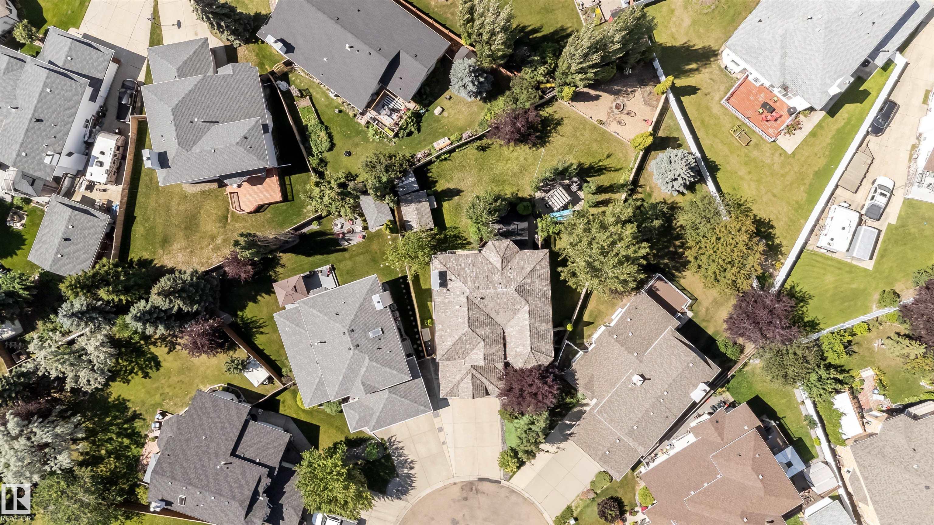 Photo 2 at 4318 46 Street NW, Jackson Heights, Edmonton