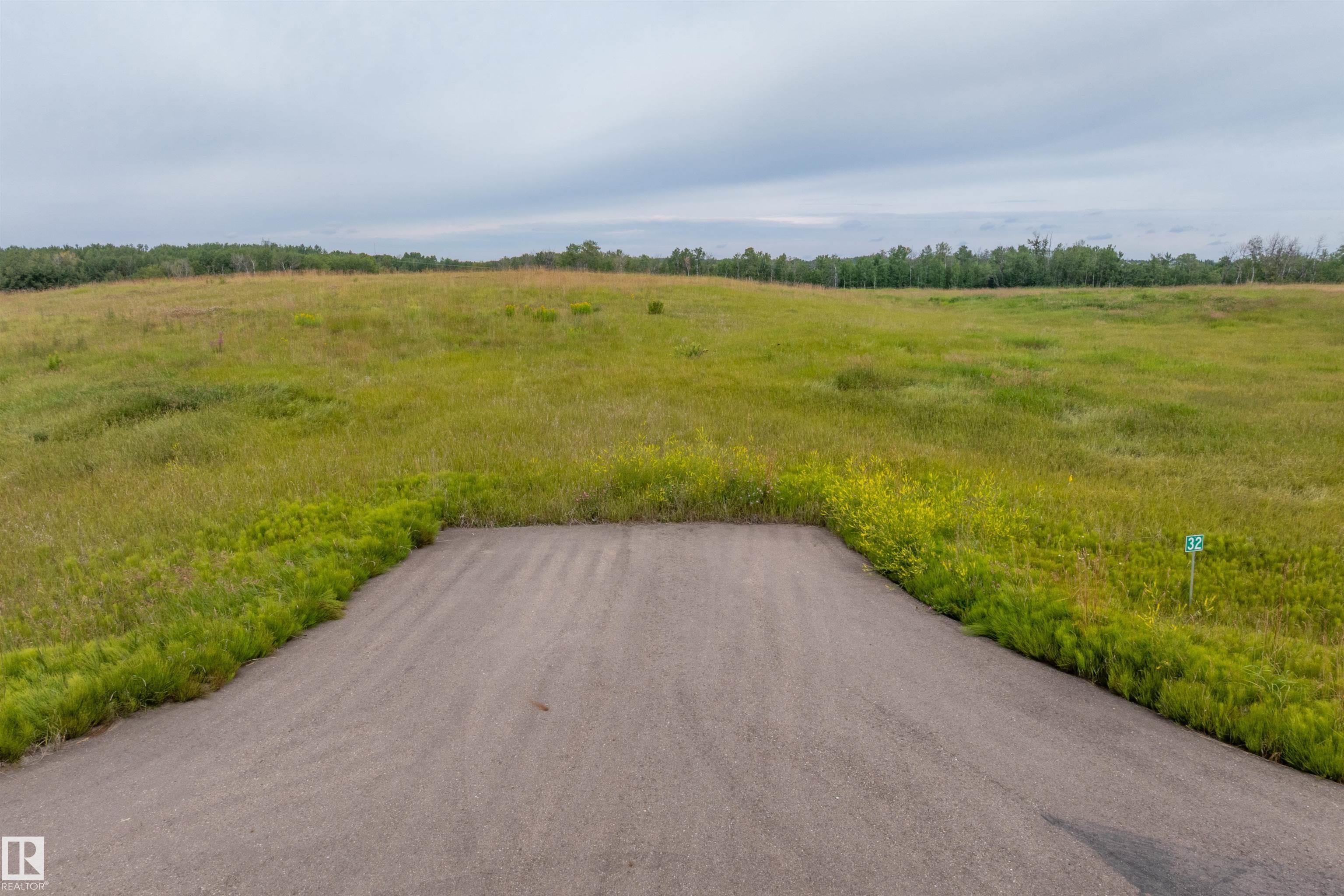 Photo 2 at 32 - 53214 Rge Road 13, Leeward Estates, Rural Parkland County