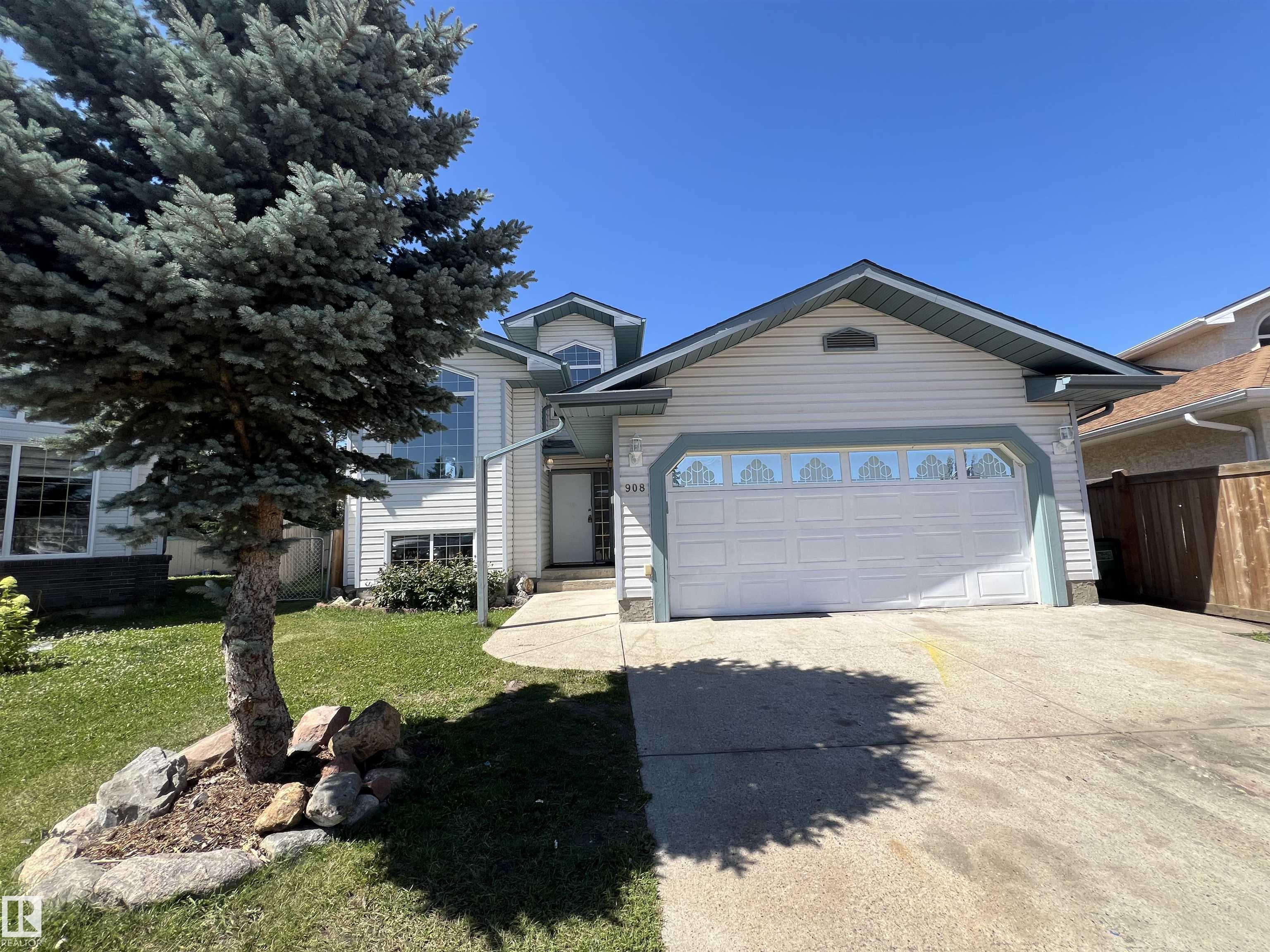 Photo 2 at 908 Jordan Crescent NW, Jackson Heights, Edmonton