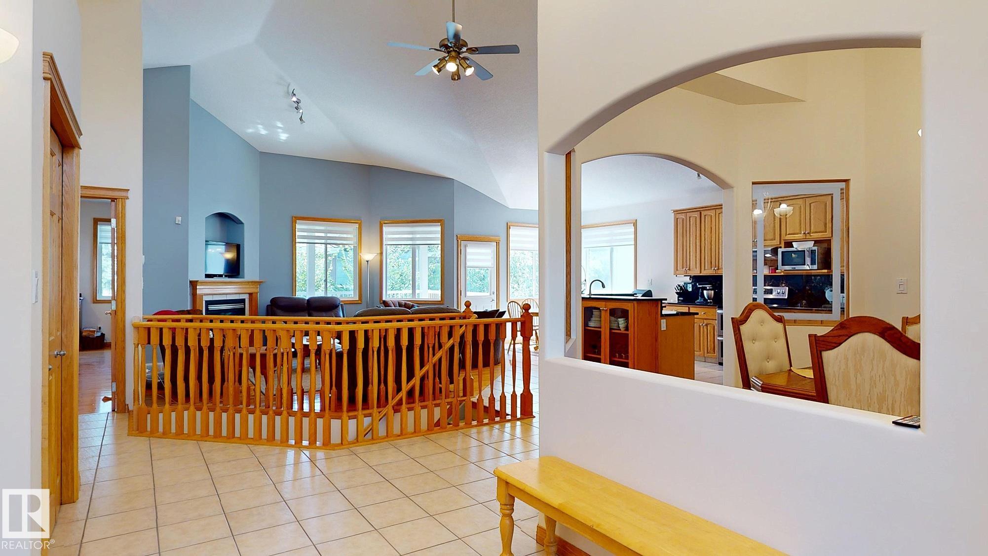 Photo 3 at 7 Kingsbury Crescent, Kingswood, St. Albert