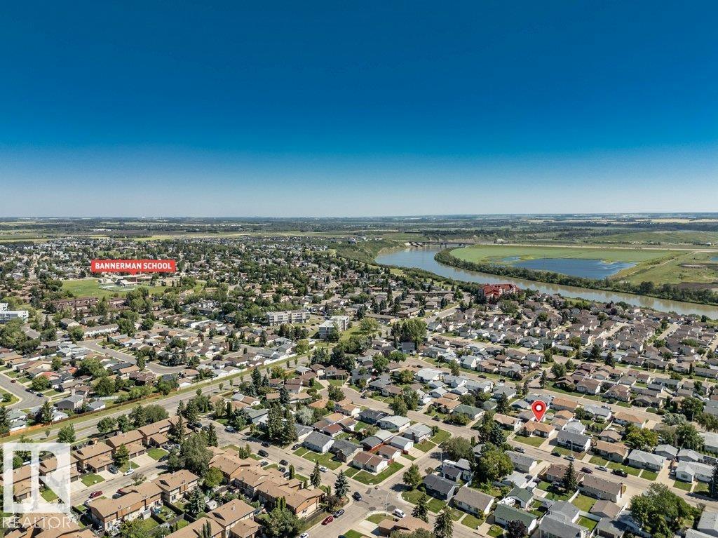 http://cdnparap120.paragonrels.com/ParagonImages/Property/p12/RAE/225363805/49/0/0/704b1905869cbee48507ef01a0fa386b/1/e904d8385adc86476f6be915262f5b78/225363805-a447fa23-7212-4b91-8067-a5b3a8dfc8d7.JPG