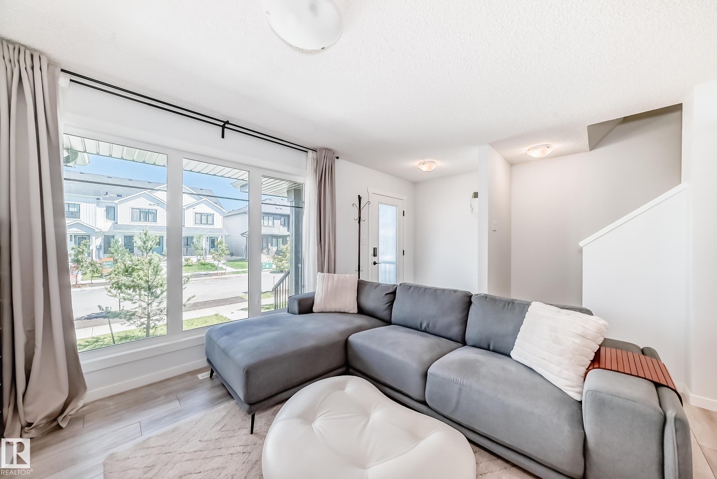 Photo 4 at 5043 Kinney Link SW, Keswick, Edmonton