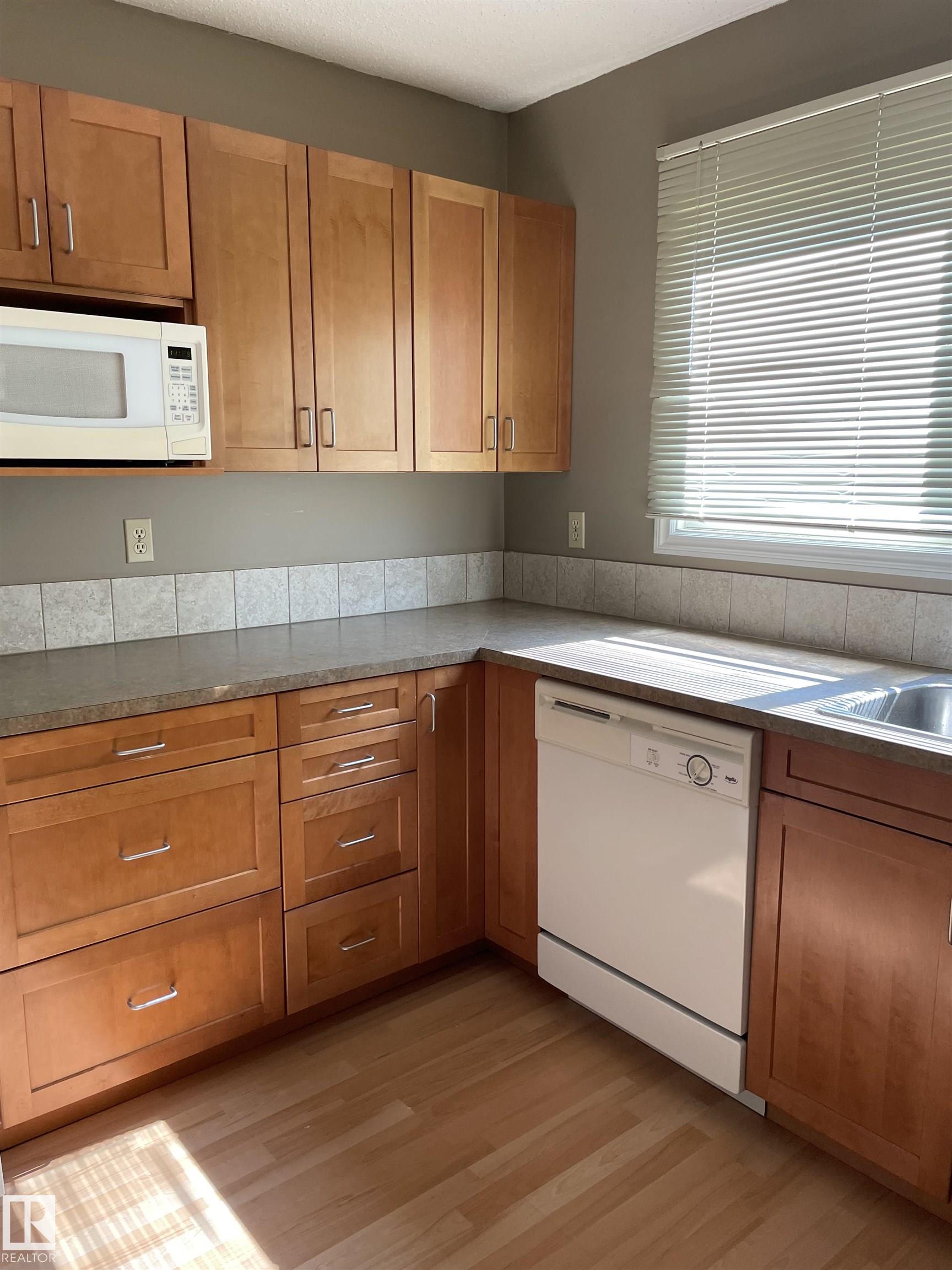 Photo 11 at 4315 South Park Drive, South Park, Leduc