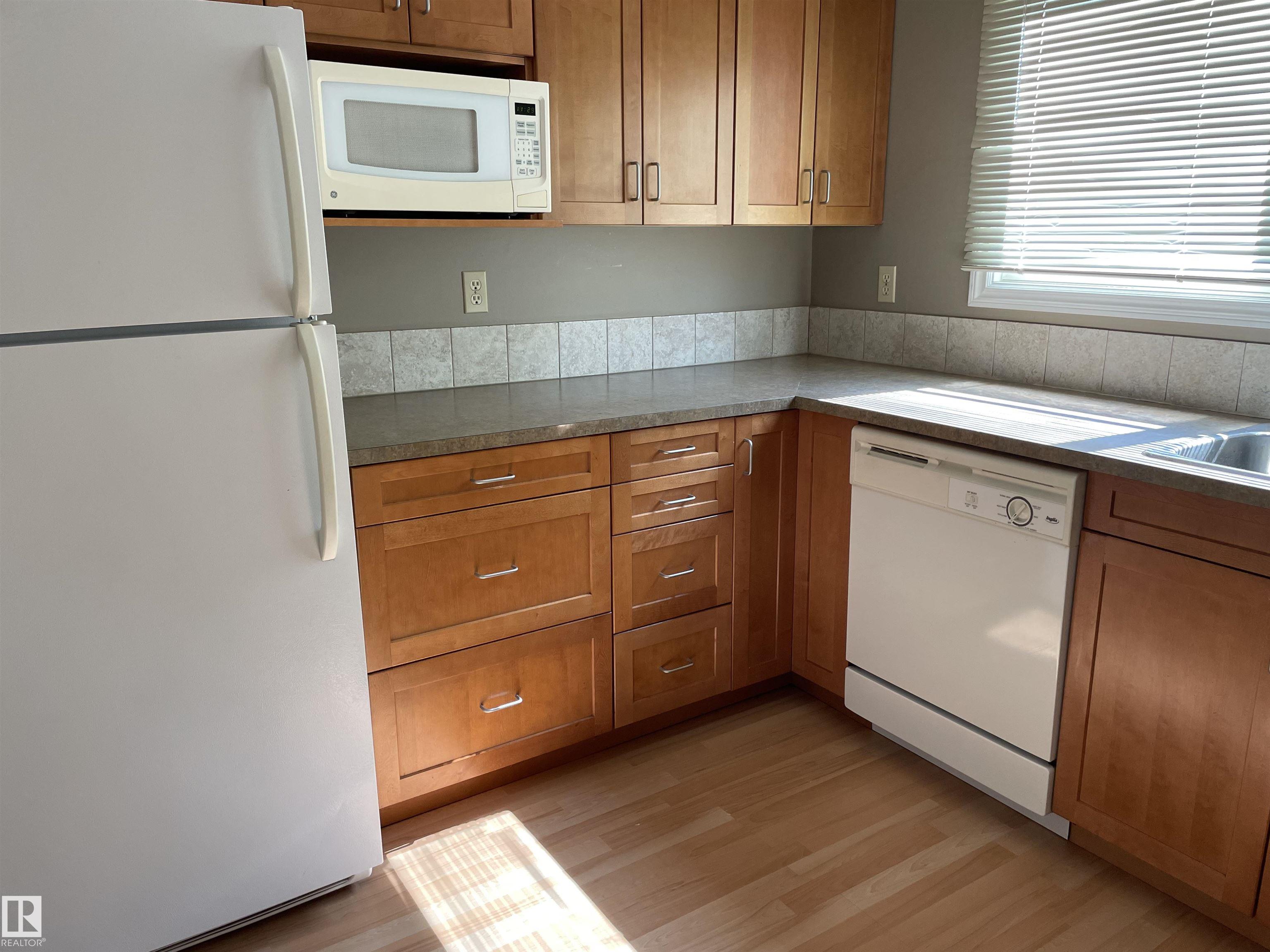 Photo 12 at 4315 South Park Drive, South Park, Leduc