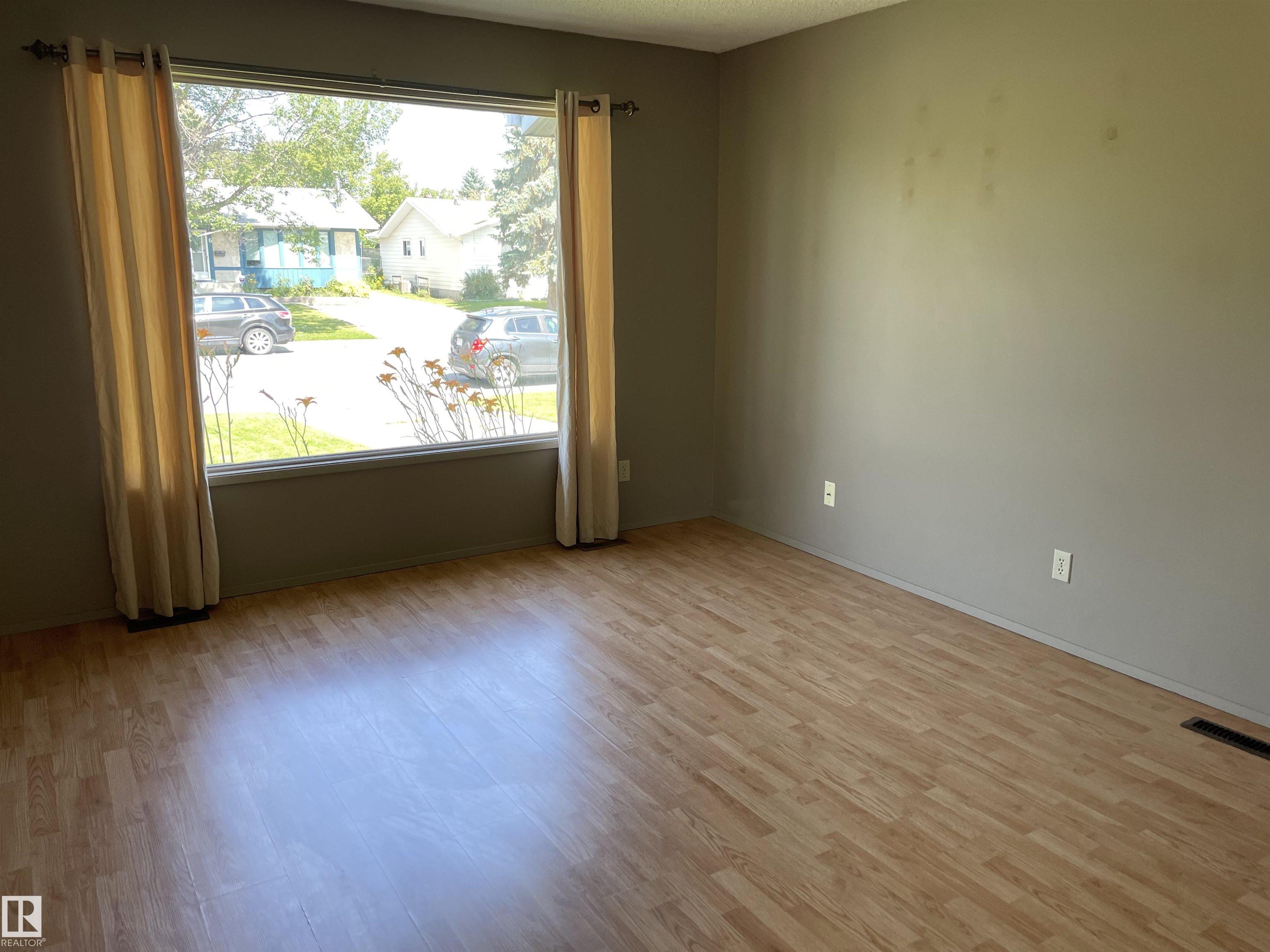Photo 8 at 4315 South Park Drive, South Park, Leduc